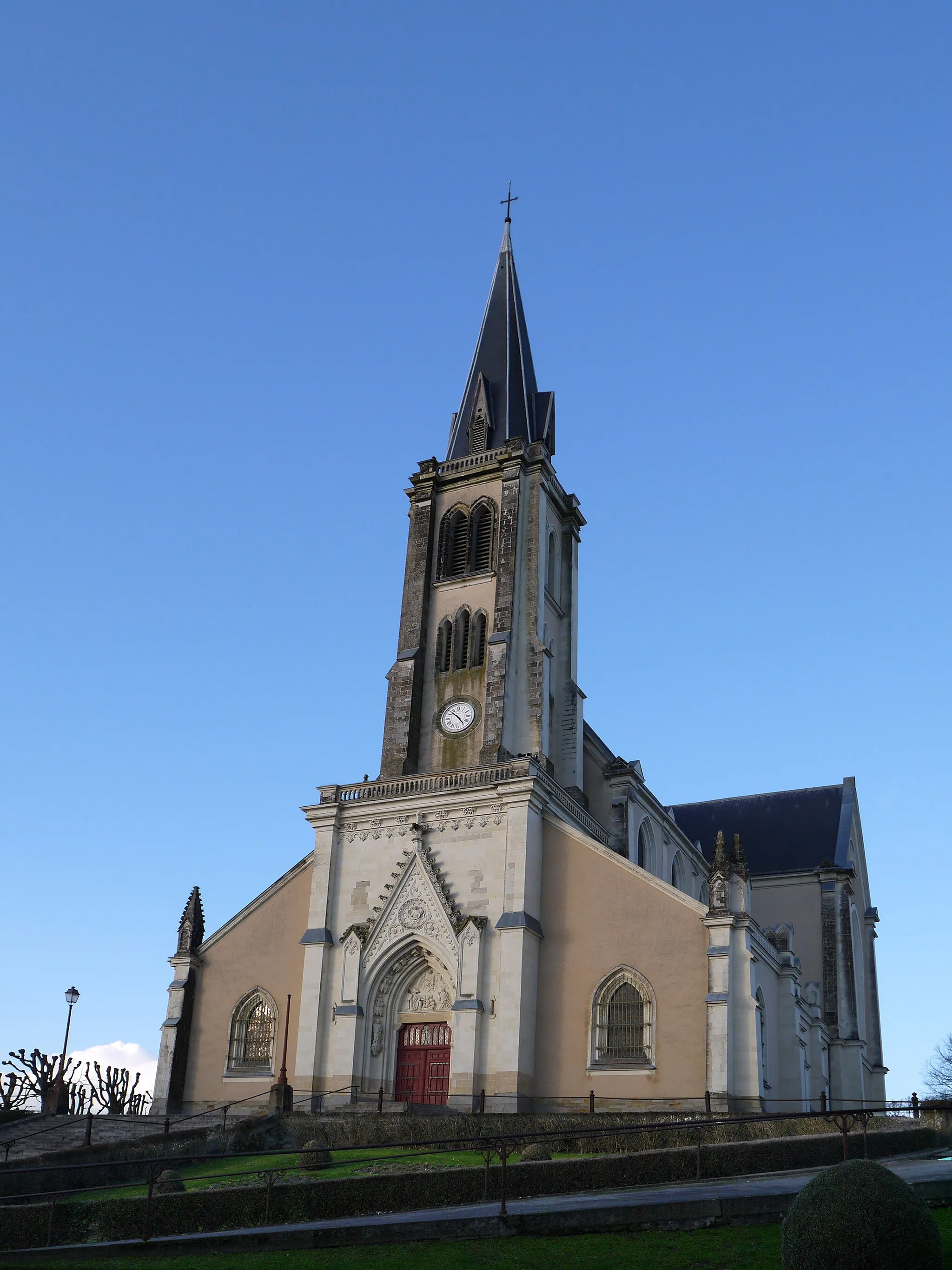 Photo showing: L'église vue de la rue Neuve