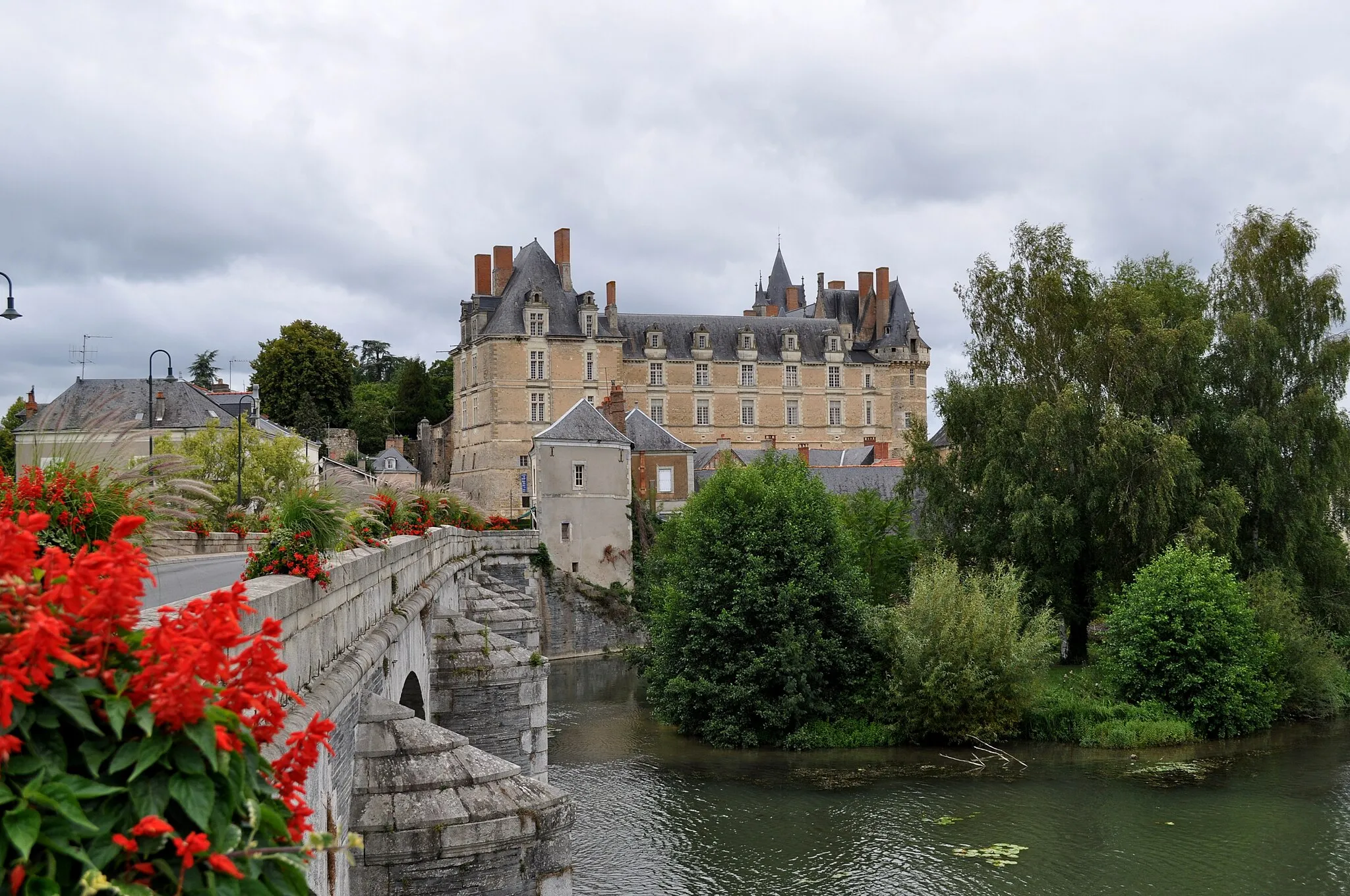 Photo showing: This building is indexed in the base Mérimée, a database of architectural heritage maintained by the French Ministry of Culture, under the reference PA00109090 .