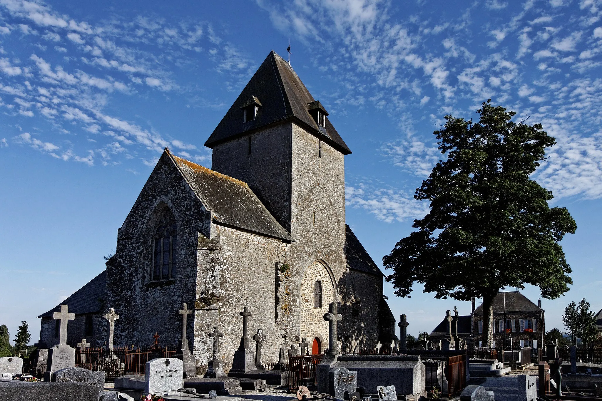 Photo showing: Vue de la chapelle de Notre-Dame de Charne..