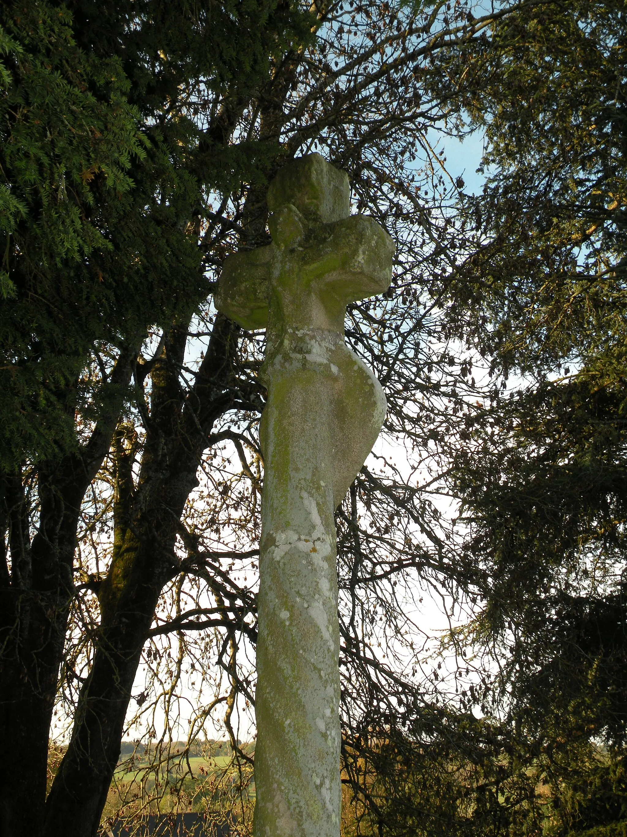 Photo showing: Croix de cimetière de Fégréac.