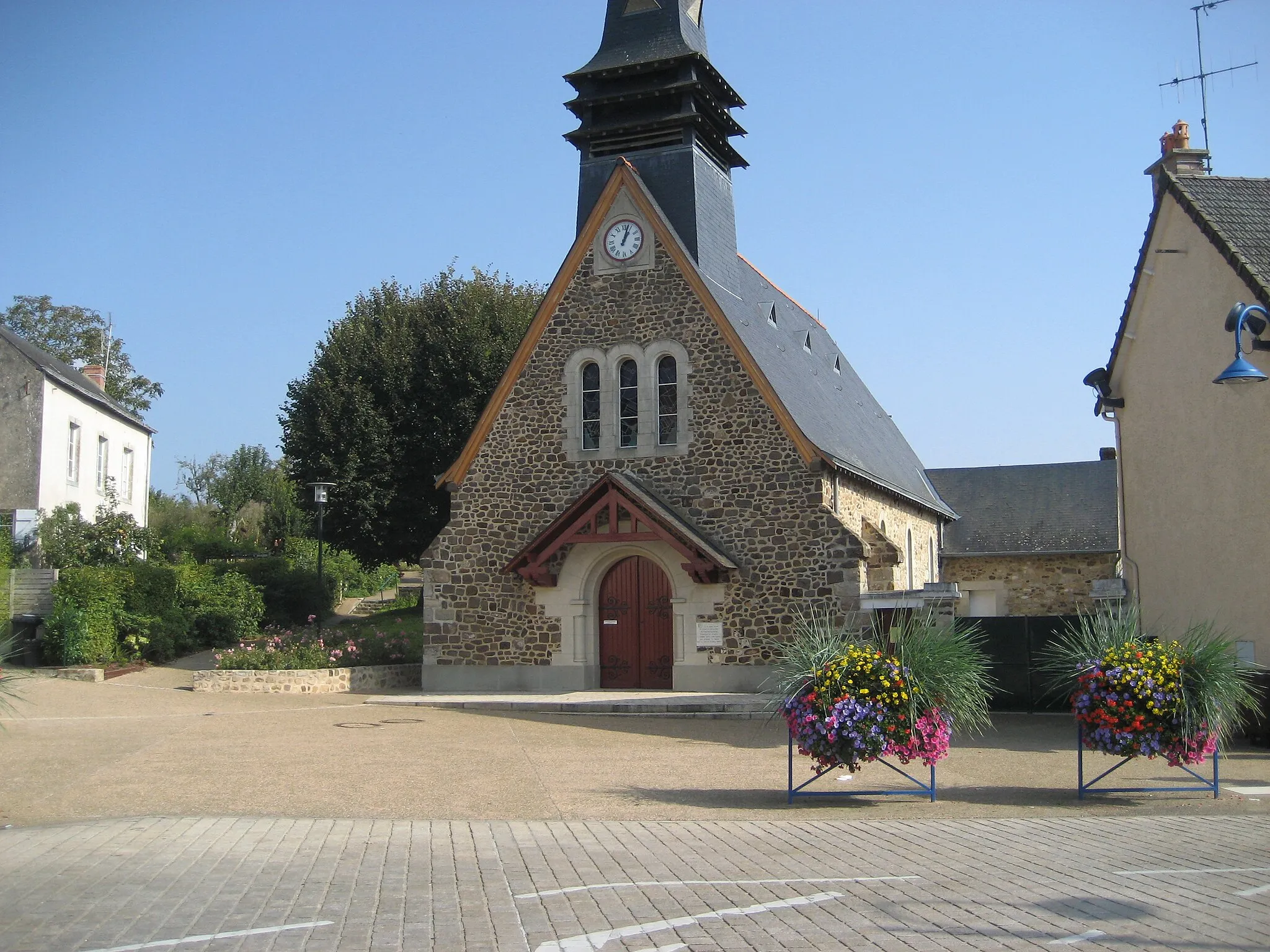Photo showing: l'église de la Chapelle Saint Aubin