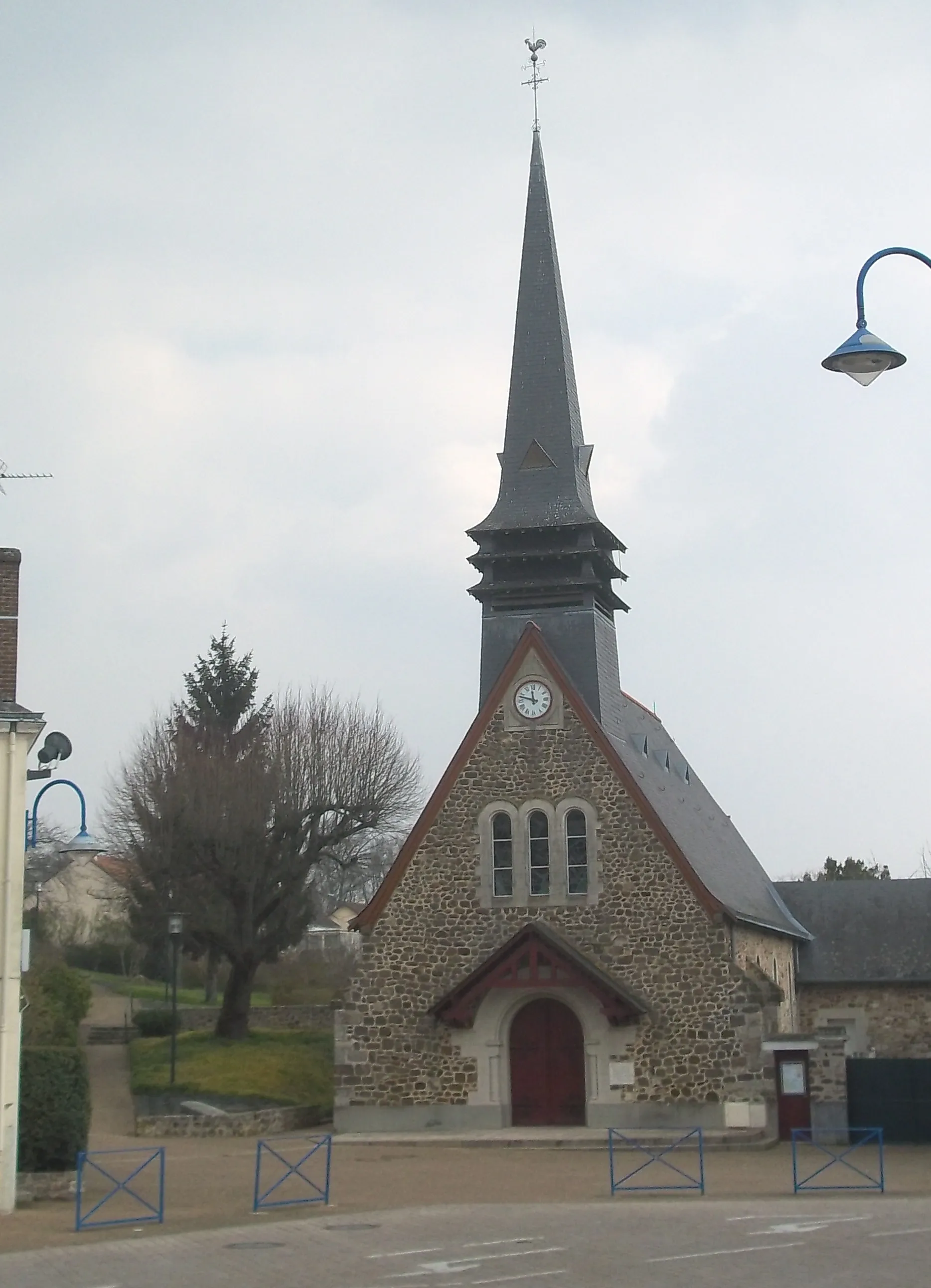 Photo showing: La Chapelle Saint Aubin - l'église