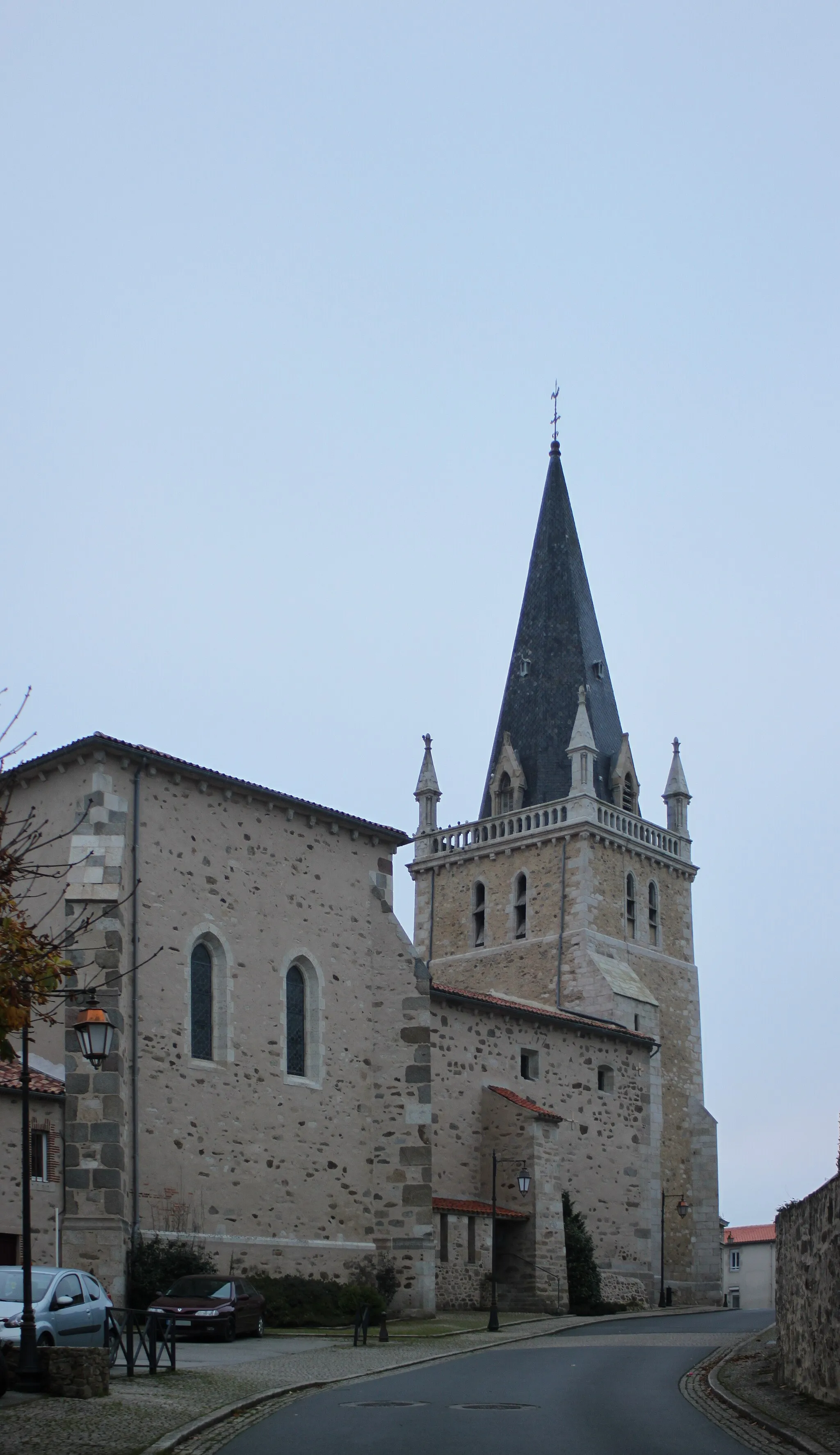 Photo showing: Église Notre-Dame de l'Assomption (IX°-XII°-XVI°-1794-1860-1960), Fr-85-La Flocellière.