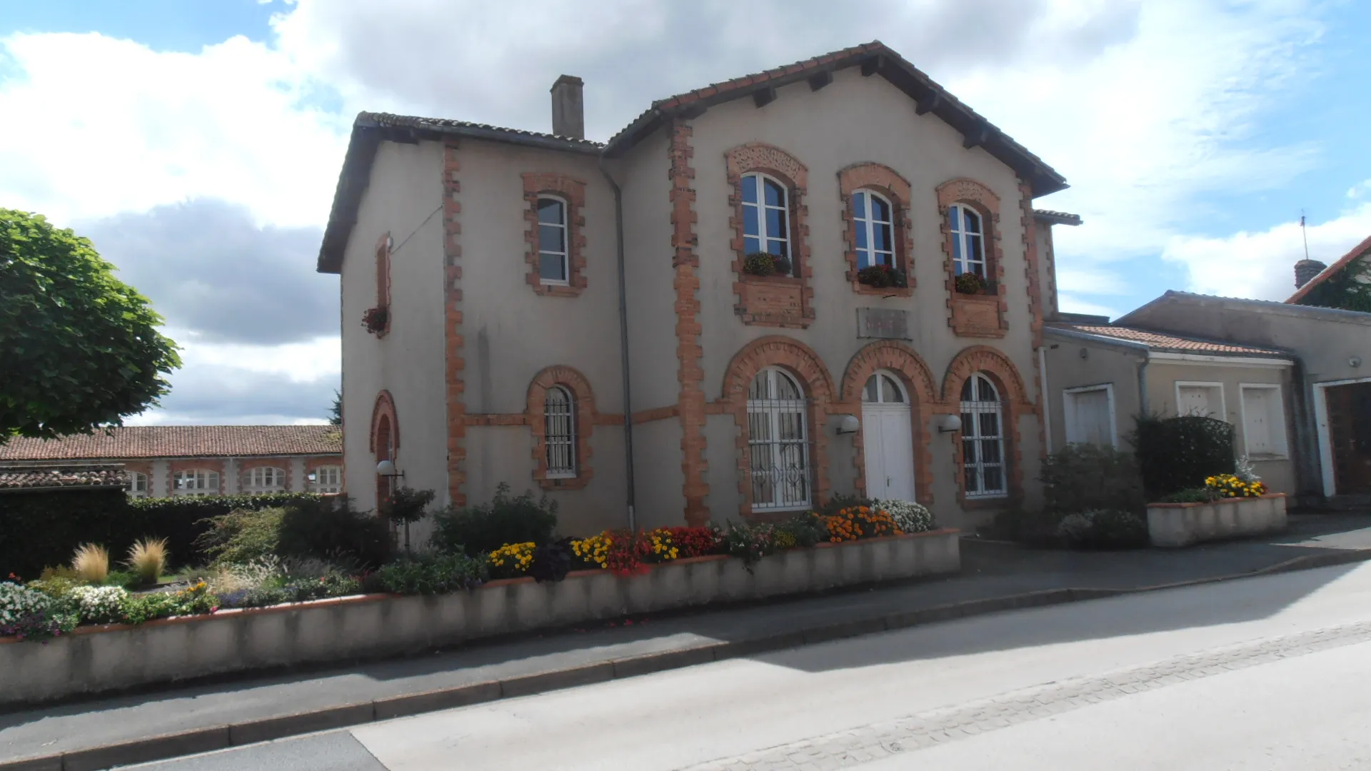 Photo showing: La mairie du Fuilet (Maine-et-Loire, France).