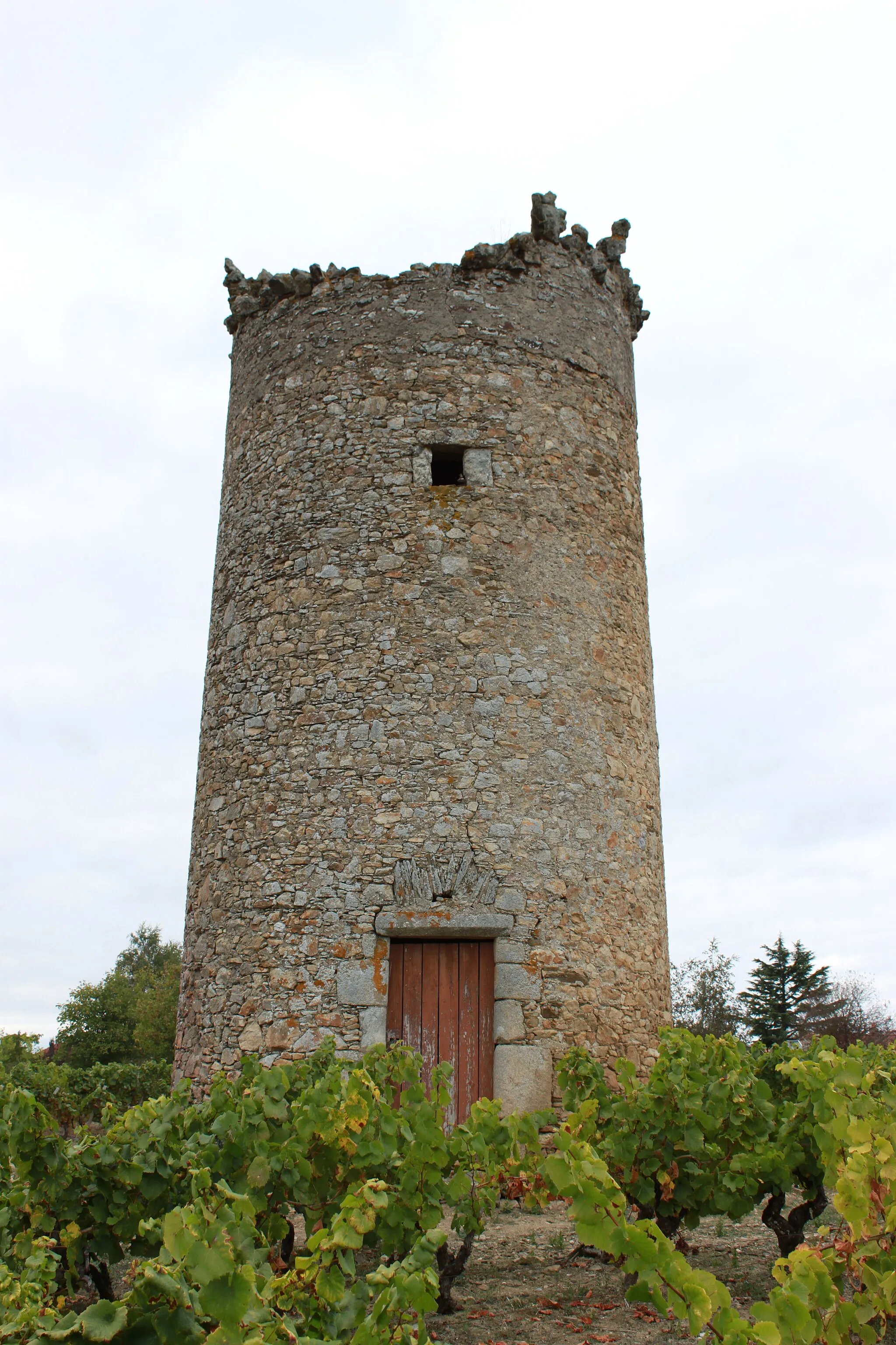 Photo showing: Windmill at La Landreau.