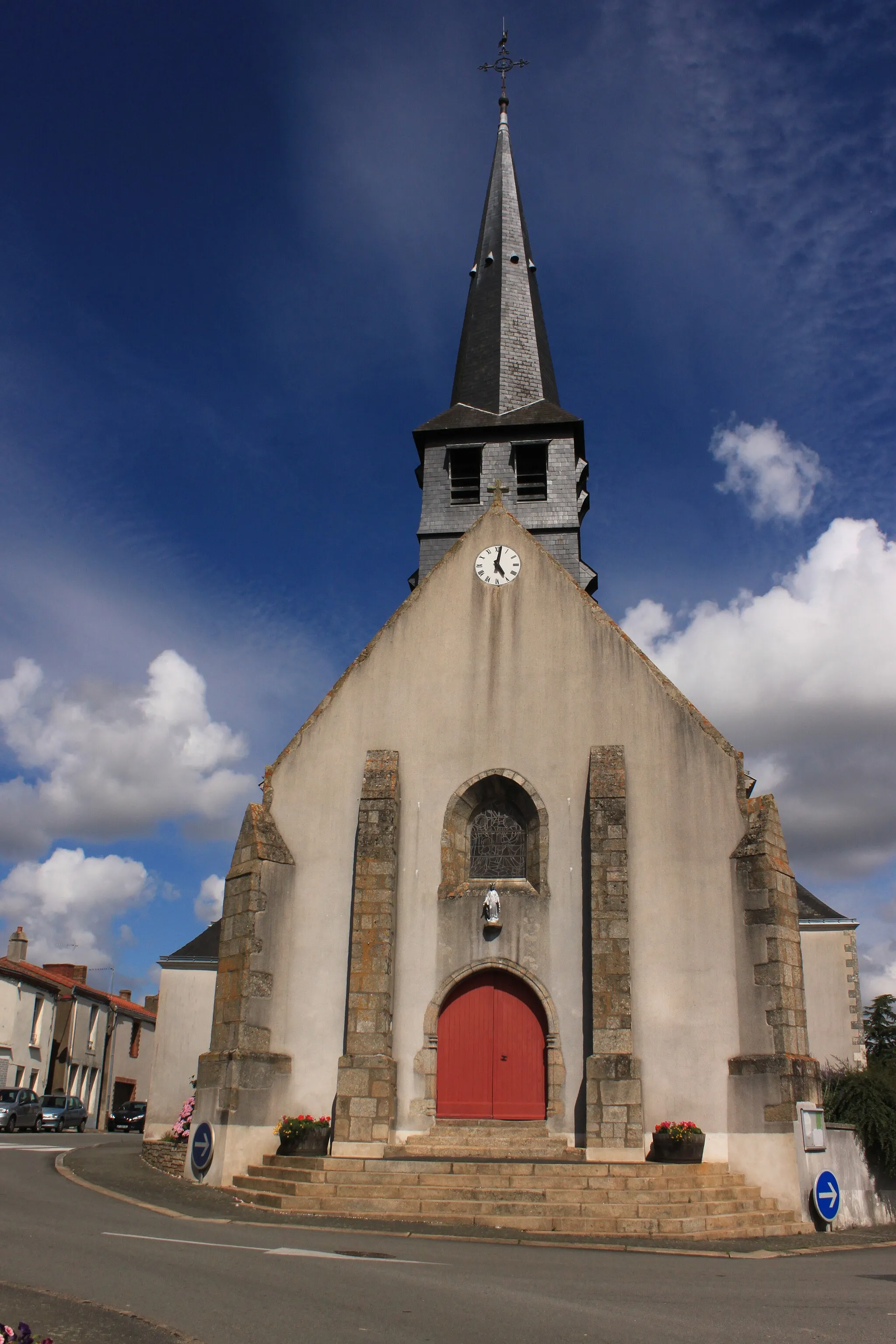 Photo showing: Église Saint-Rogatien, XIV°-XIX°, Maisdon-sur-Sèvre.
