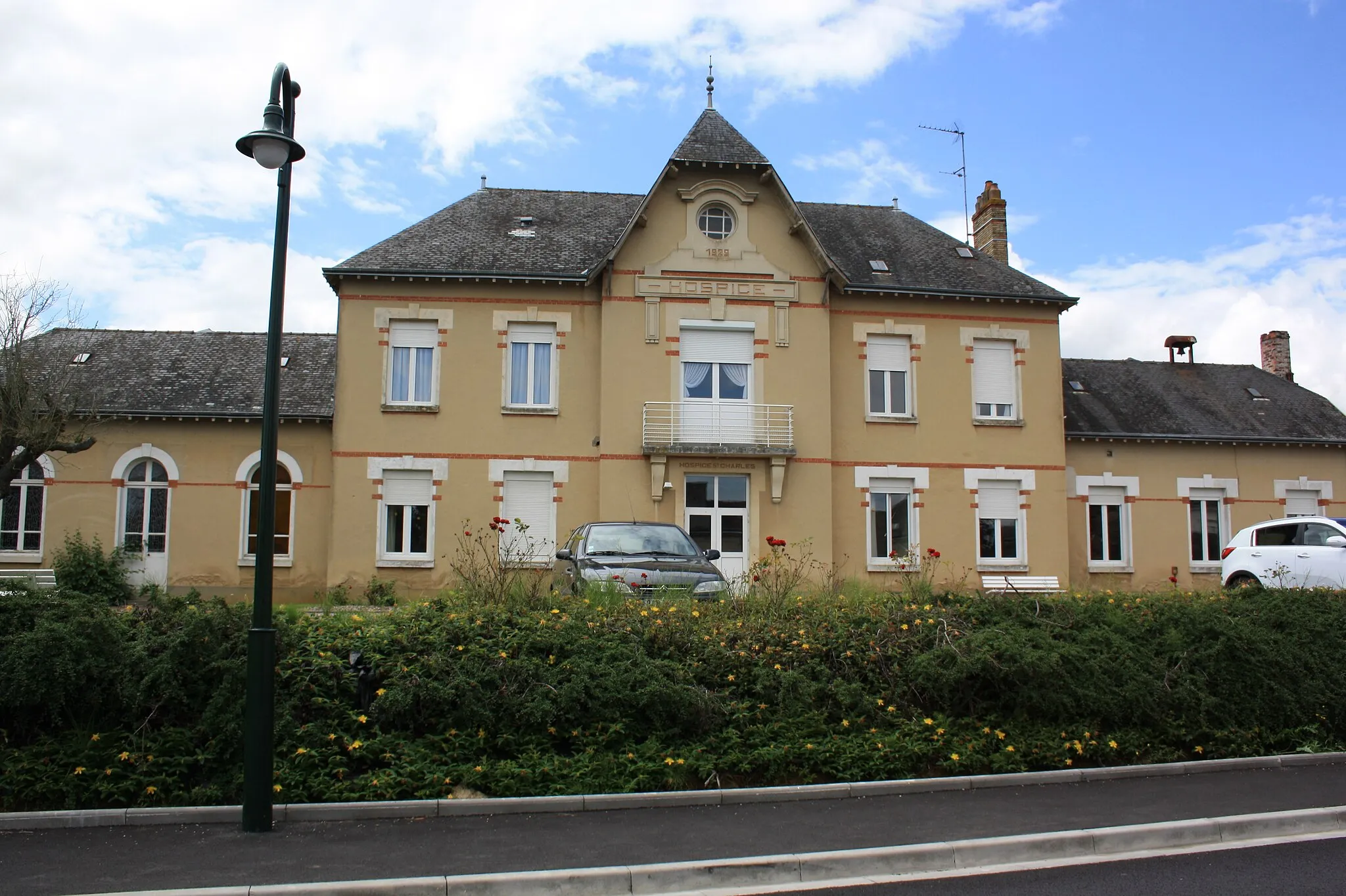 Photo showing: L'Hospice Chardon fondé en 1929