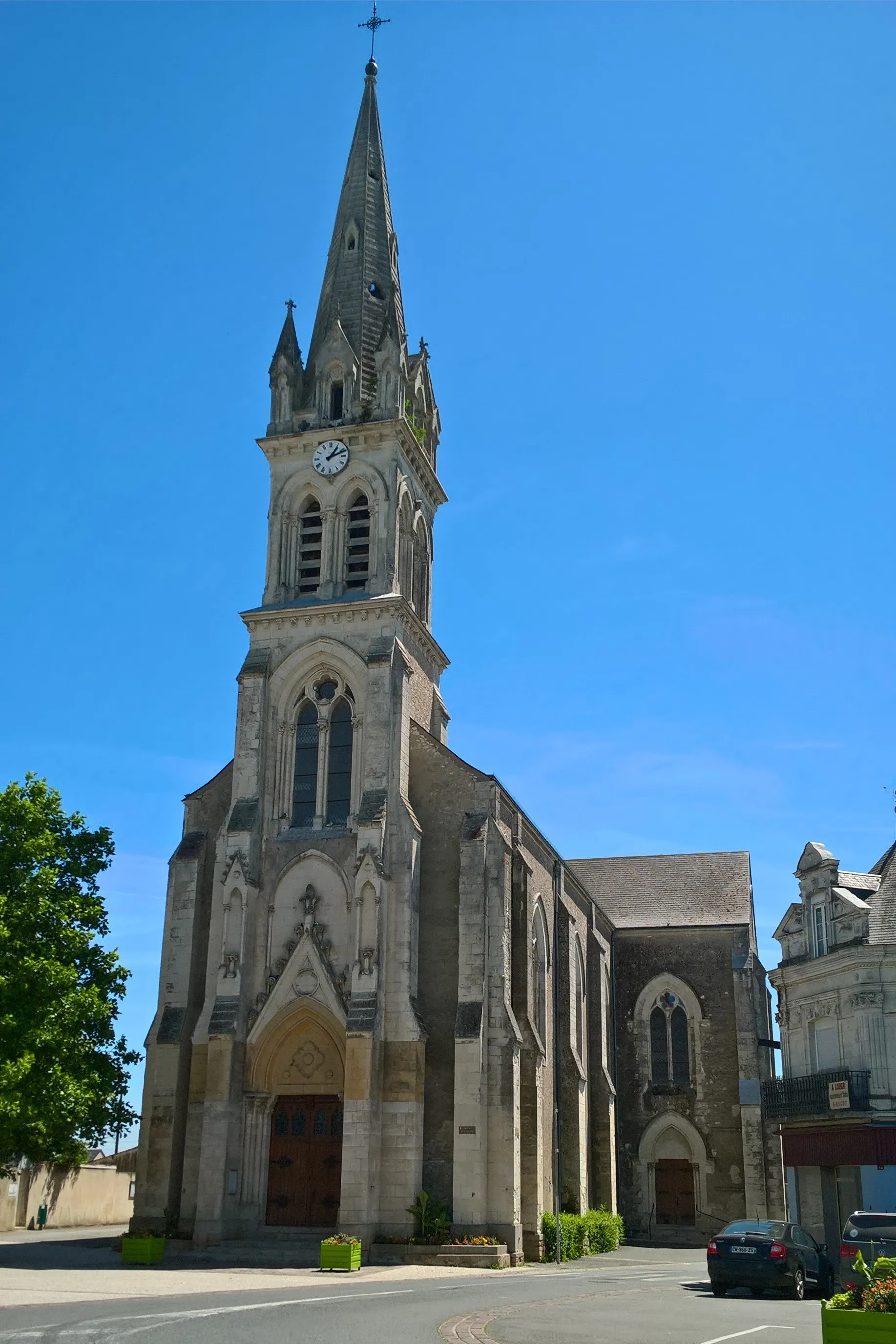 Photo showing: Noyant, église
