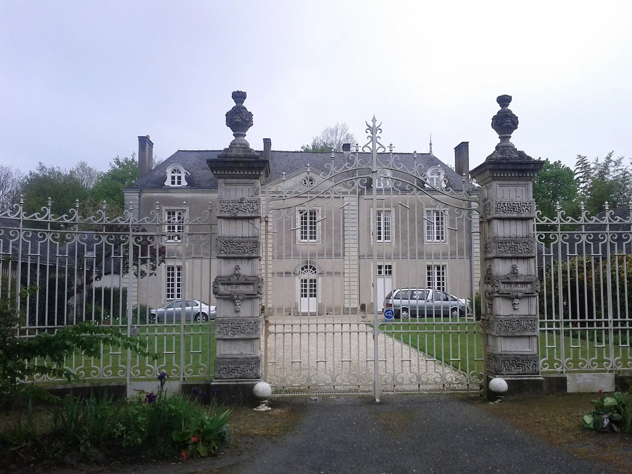 Photo showing: This building is indexed in the base Mérimée, a database of architectural heritage maintained by the French Ministry of Culture, under the reference PA44000051 .