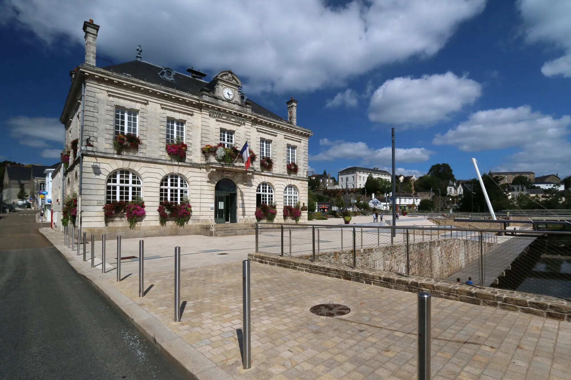 Photo showing: L'hôtel de ville de Pontchâteau