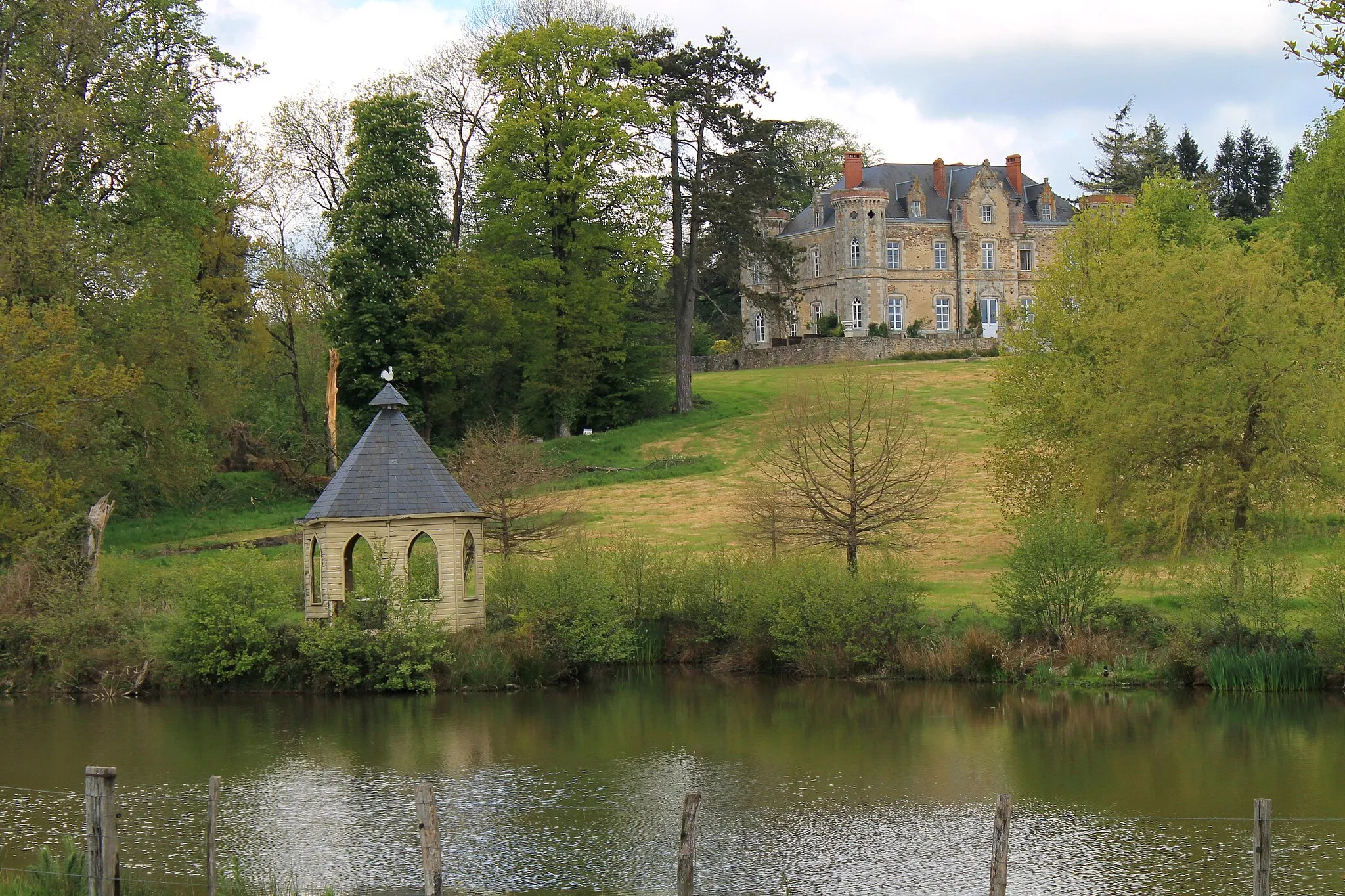 Photo showing: Le château de la Cantaudière