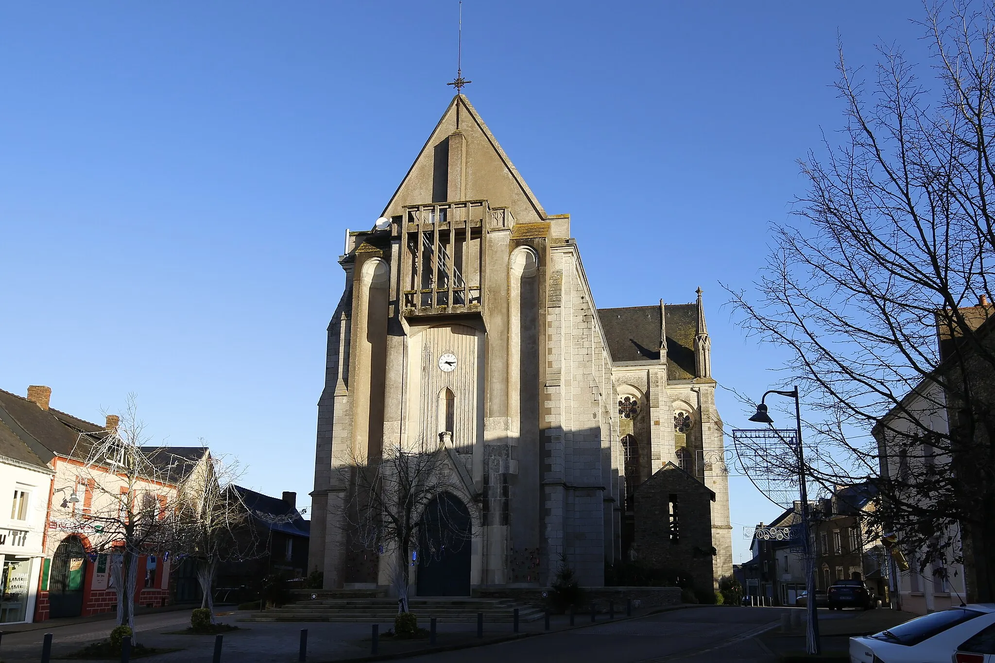 Photo showing: Church of Rougé.