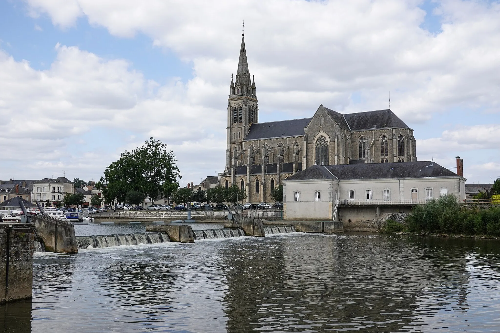 Photo showing: Église Notre-Dame de Sablé sur Sarthe, Sablé-sur-Sarthe, France