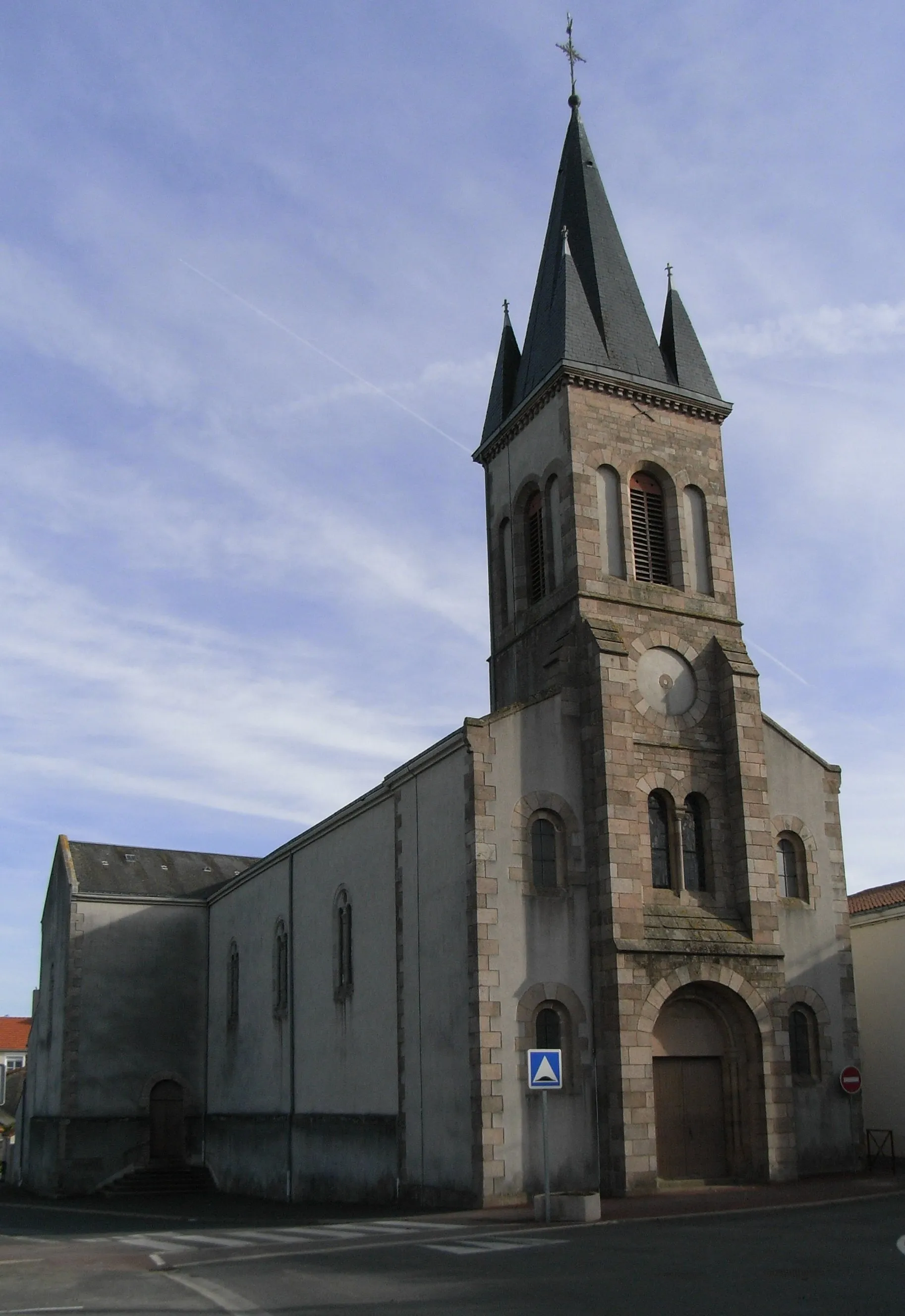 Photo showing: Église de Saint-André-de-la-Marche dans le Maine-et-Loire.