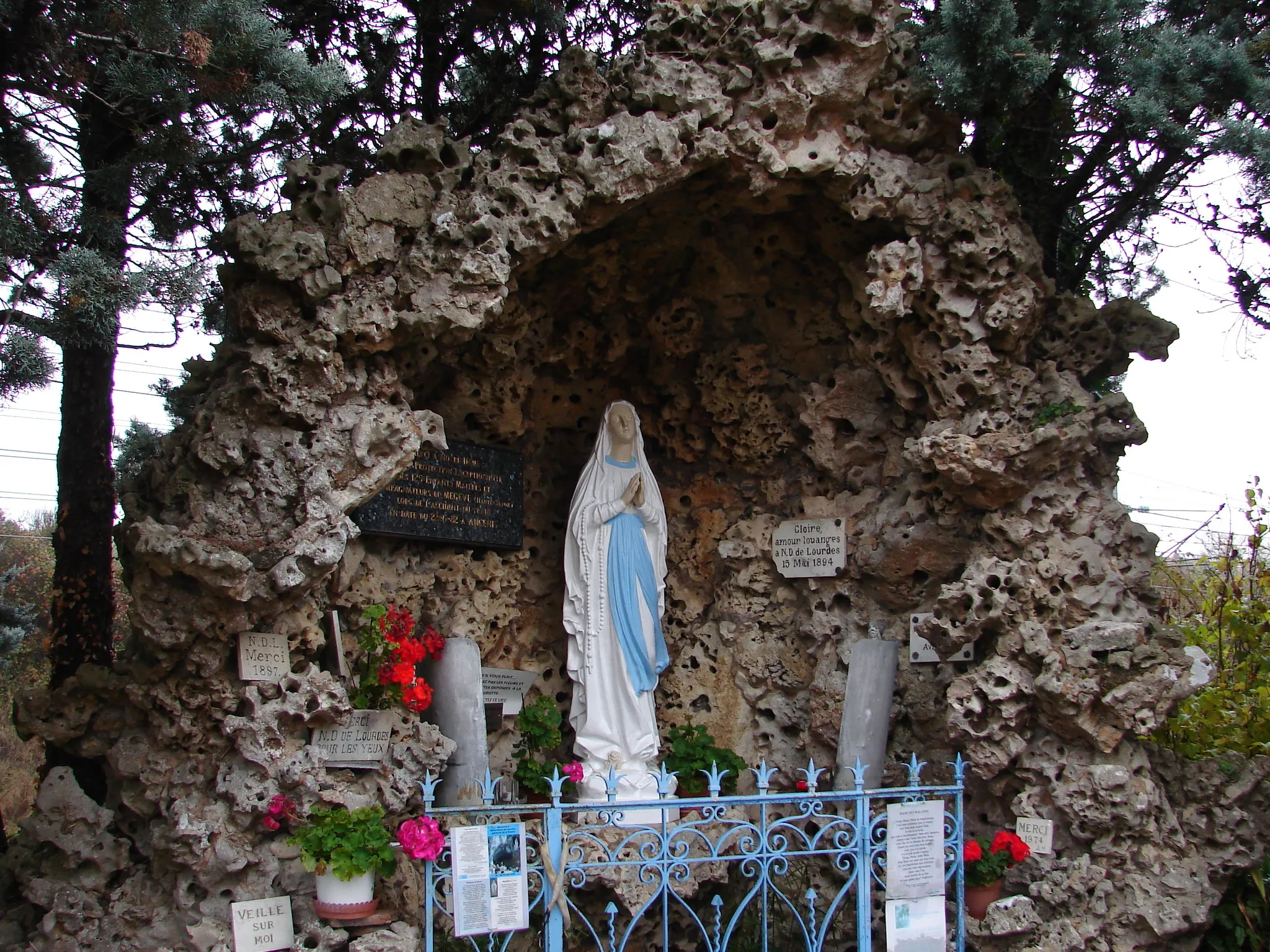 Photo showing: Grotte de Lourdes (Saint-Géréon, 44)