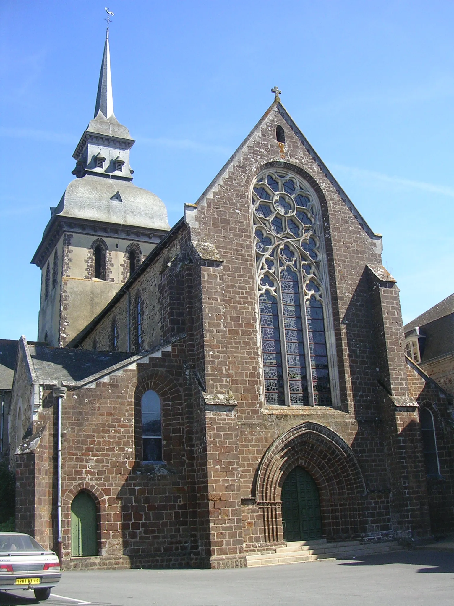 Photo showing: Abbaye de Saint-Gildas-des-Bois, vue extérieurs