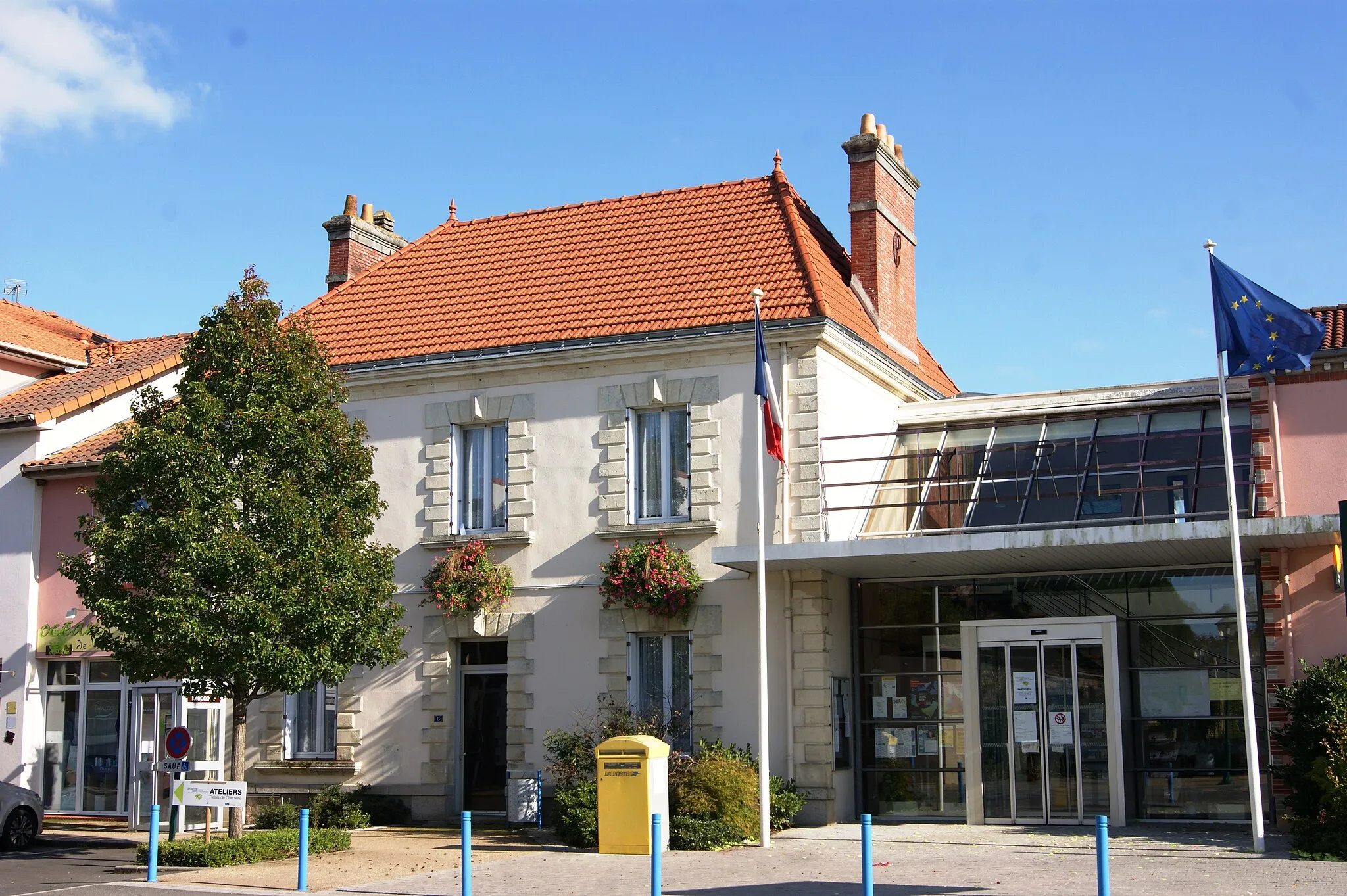 Photo showing: Mairie de Chéméré