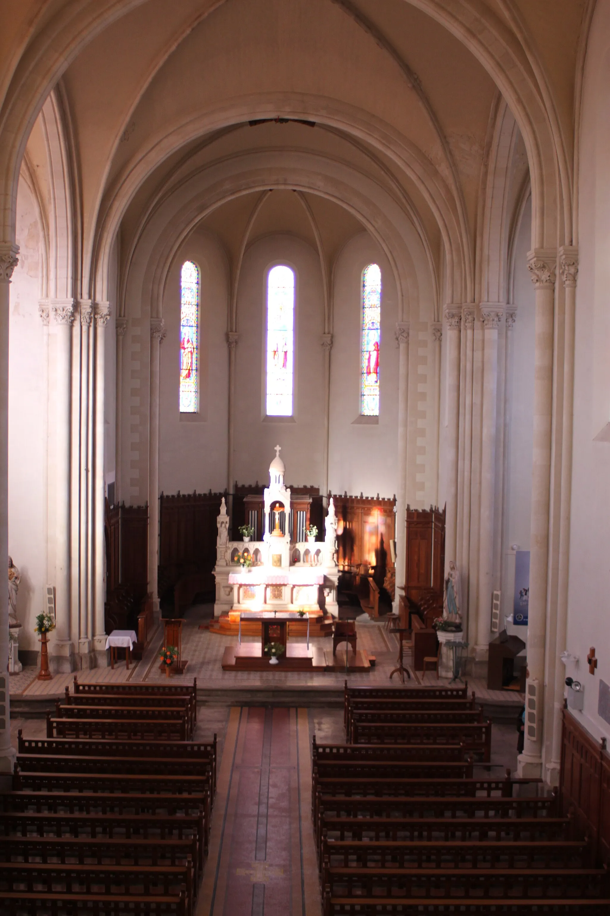 Photo showing: Nef de l'église Saint-Hilaire, XIX°, Fr-44-Saint-Hilaire-de-Clisson.
