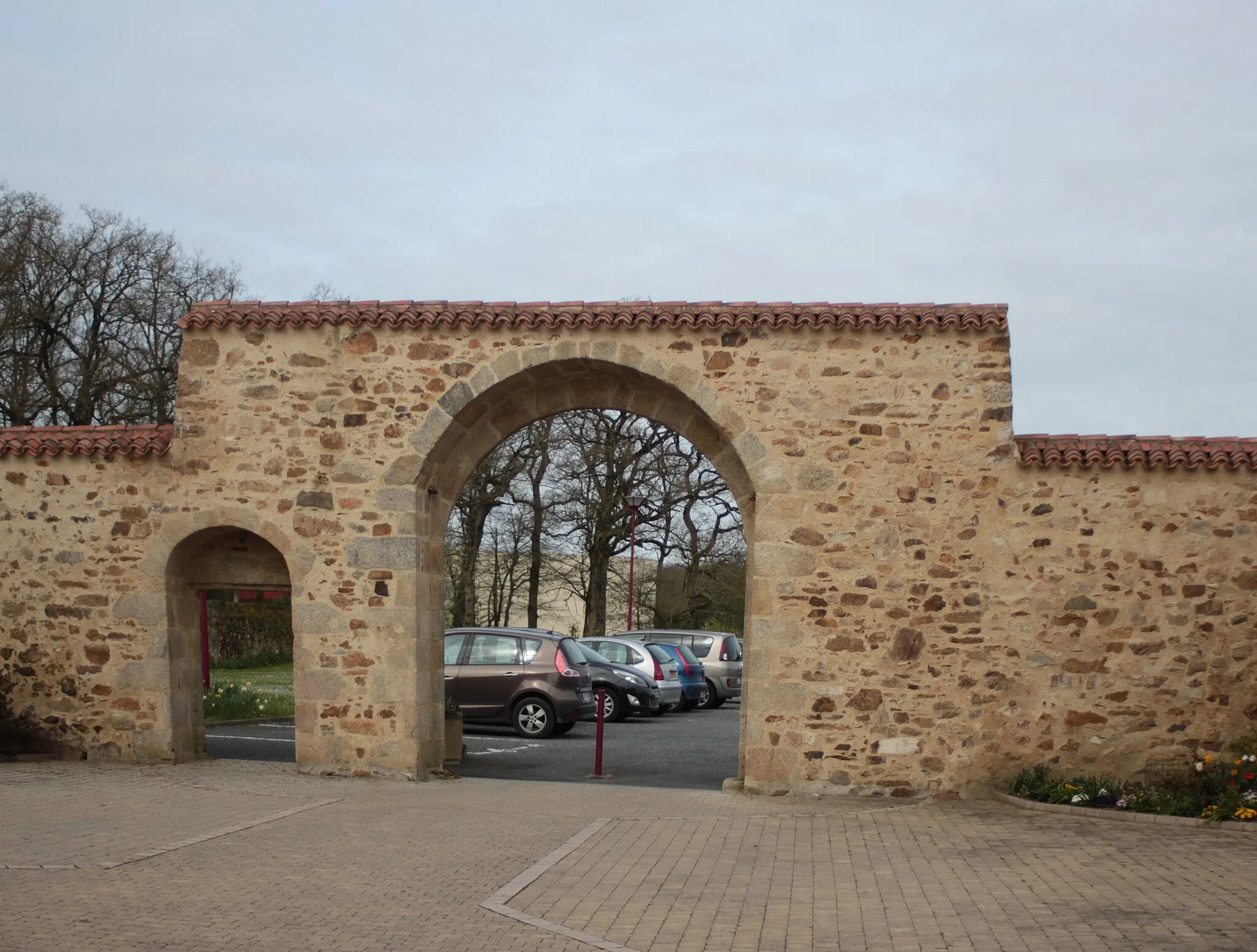 Photo showing: Porte d'entrée du manoir du Landreau, Fr-49-Saint-Léger-sous-Cholet.