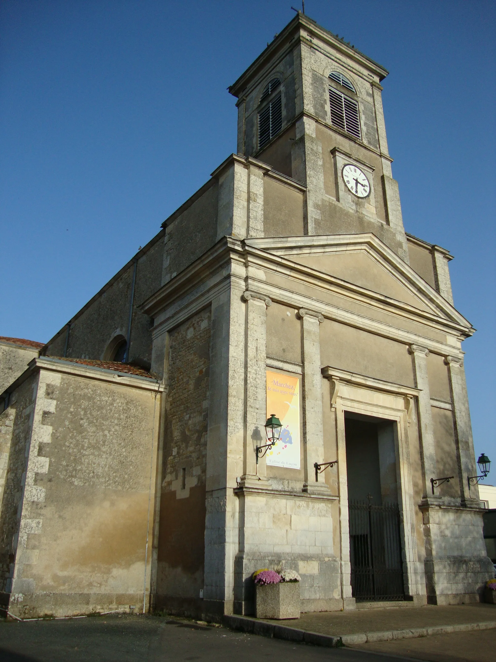 Photo showing: This building is indexed in the base Mérimée, a database of architectural heritage maintained by the French Ministry of Culture, under the reference PA00110242 .