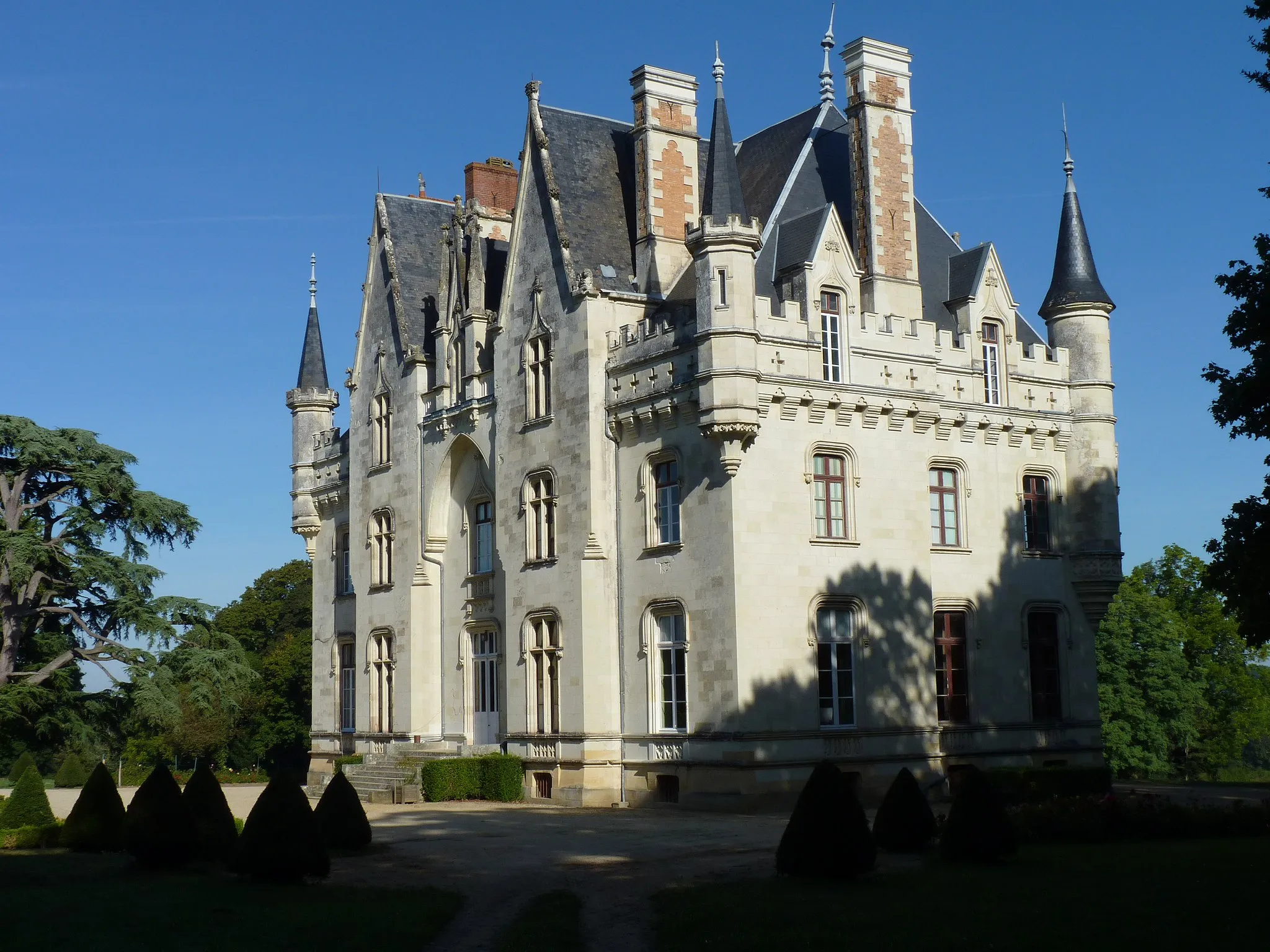Photo showing: Château de Brignac à Seiches-sur-le-Loir (Maine-et-Loire, France).