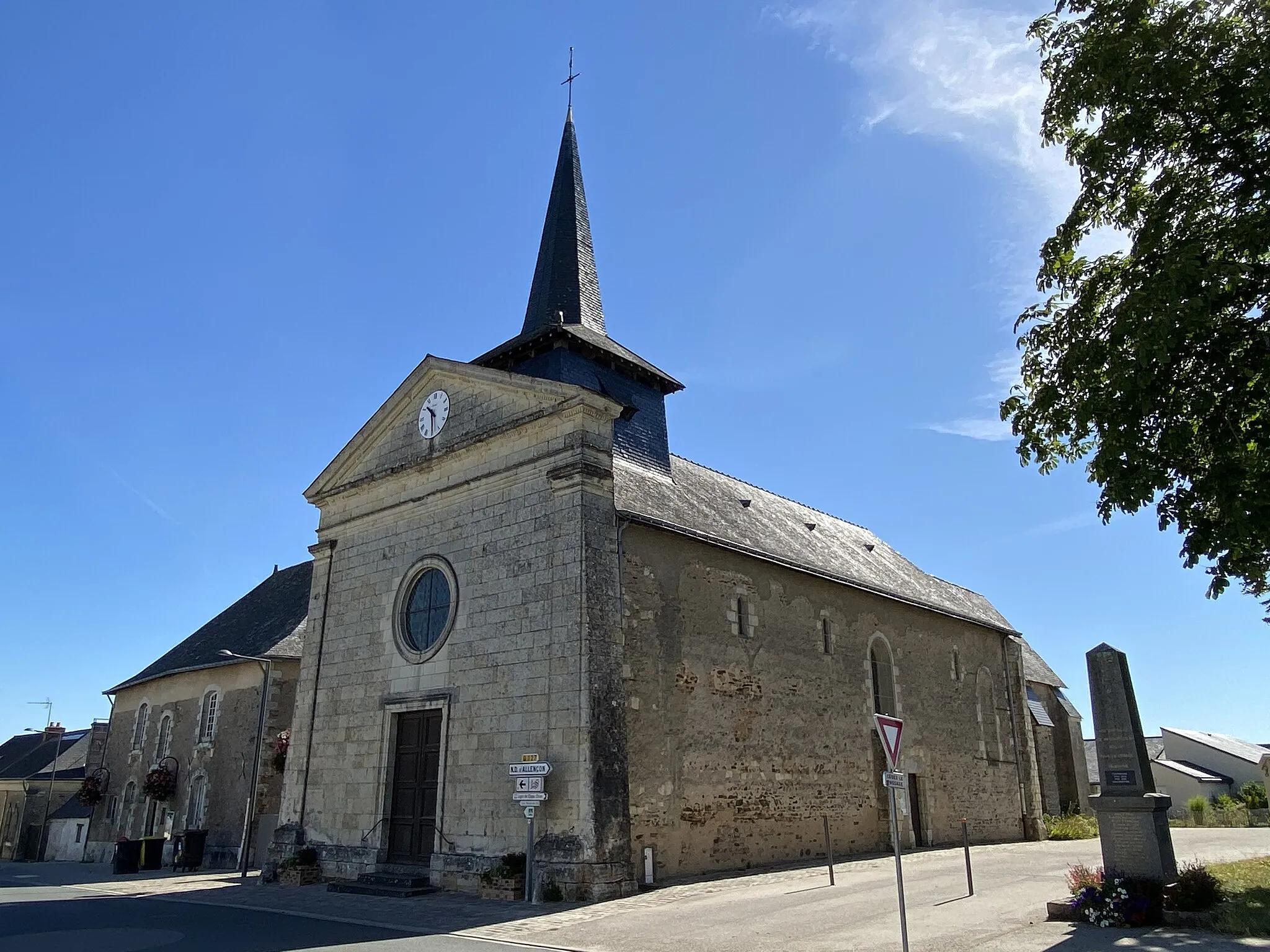 Photo showing: Église Notre-Dame de Vauchrétien, à Brissac-Loire-Aubance (Maine-et-Loire, France).