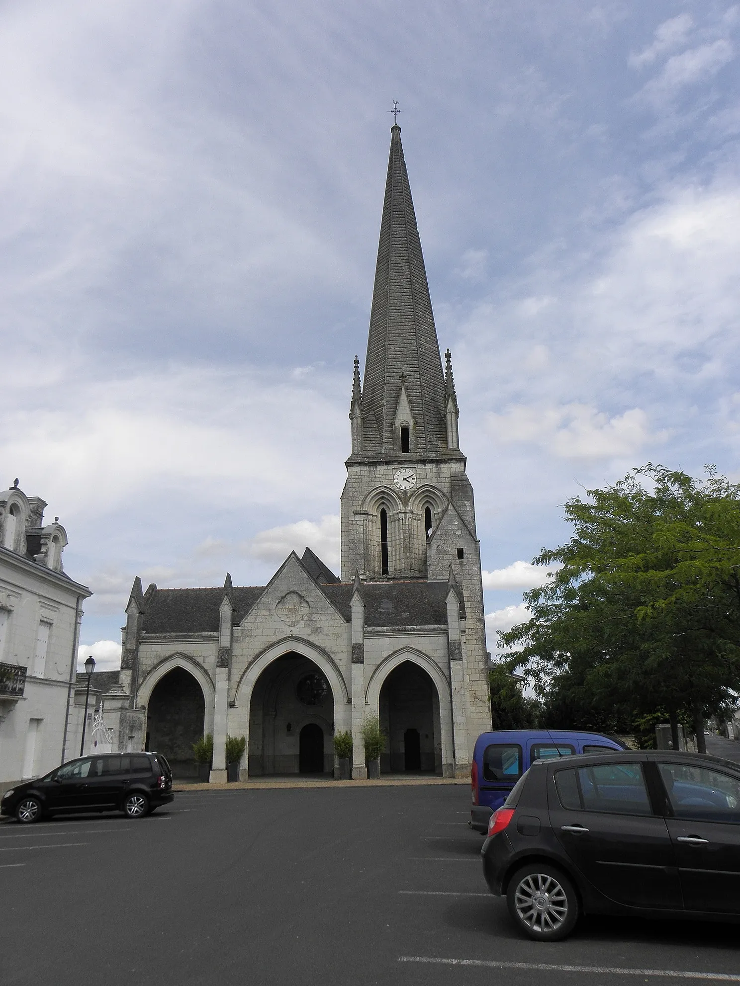 Photo showing: Église Notre-Dame de Vernantes (49).