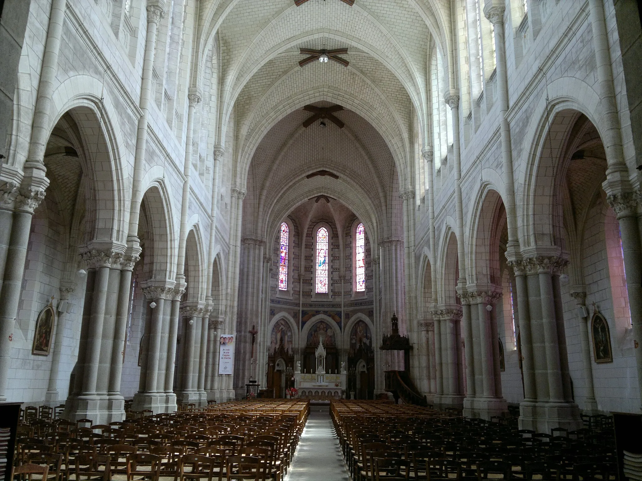 Photo showing: Nef de l'église Notre-Dame, Fr-44-Vieillevigne