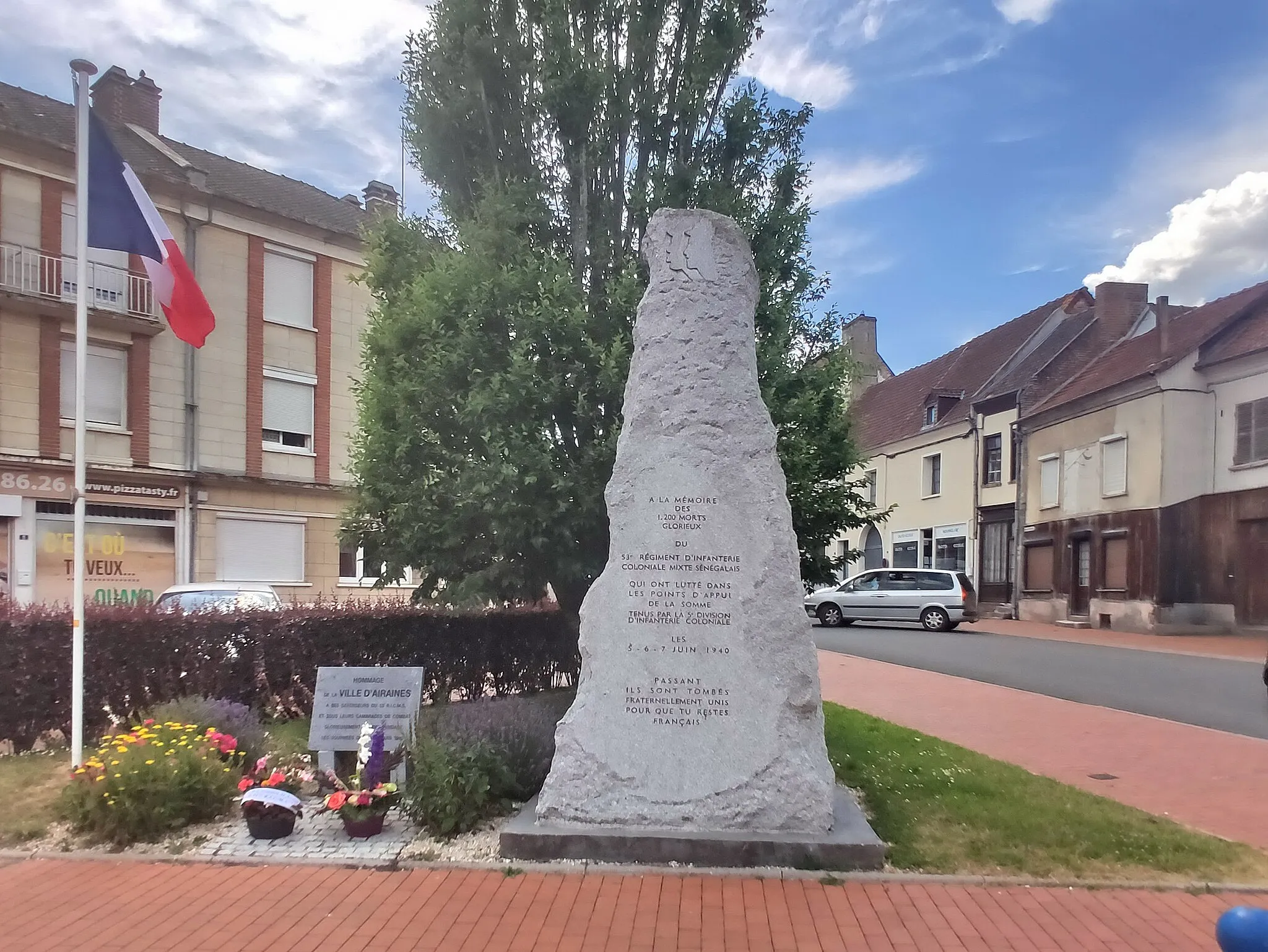 Photo showing: Airaines - Monument au 53e RIC