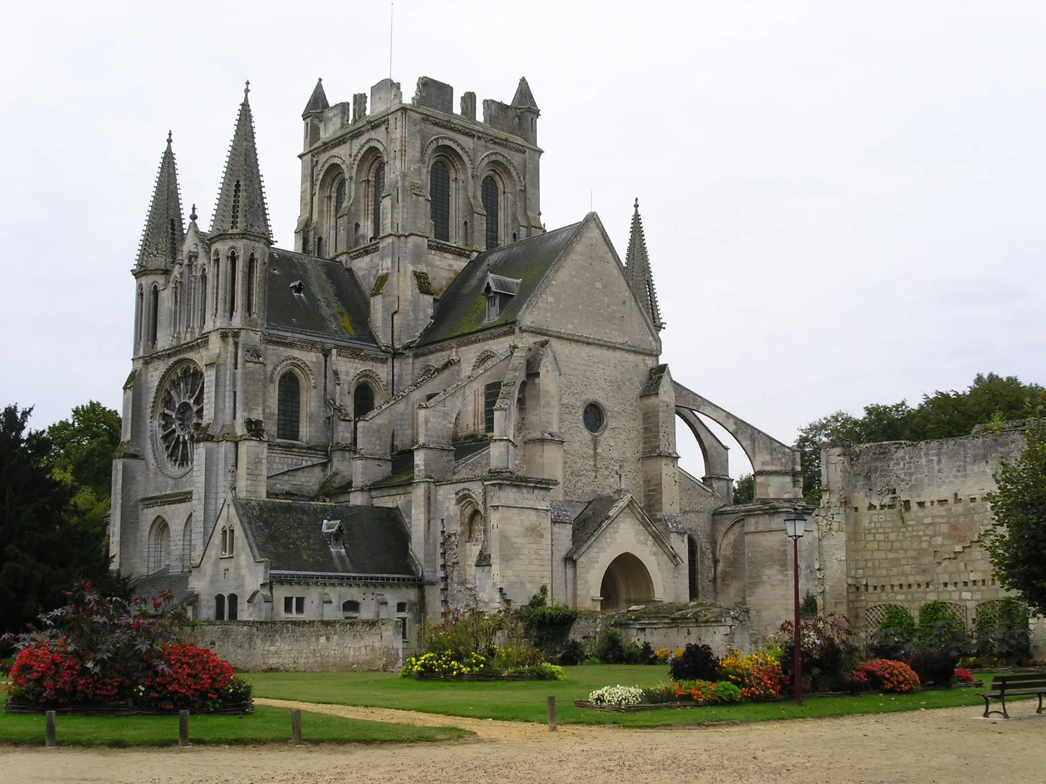 Photo showing: Église abbatiale Saint-Yved de Braine, Aisne - Picardie (N49°20'46,04" E3°31'59,52")