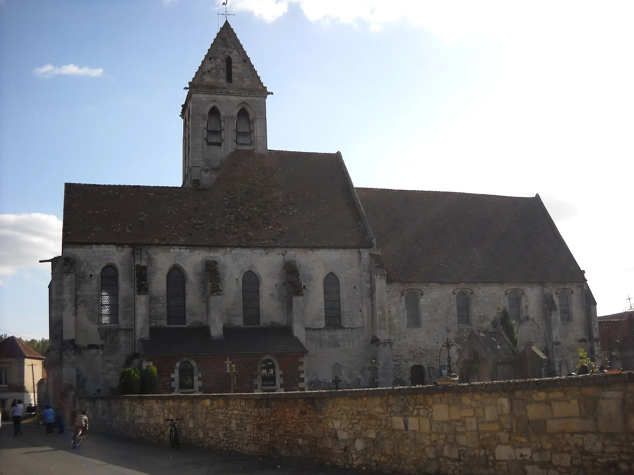 Photo showing: The Roman catholic church of Breuil-le-Vert, Oise, France.