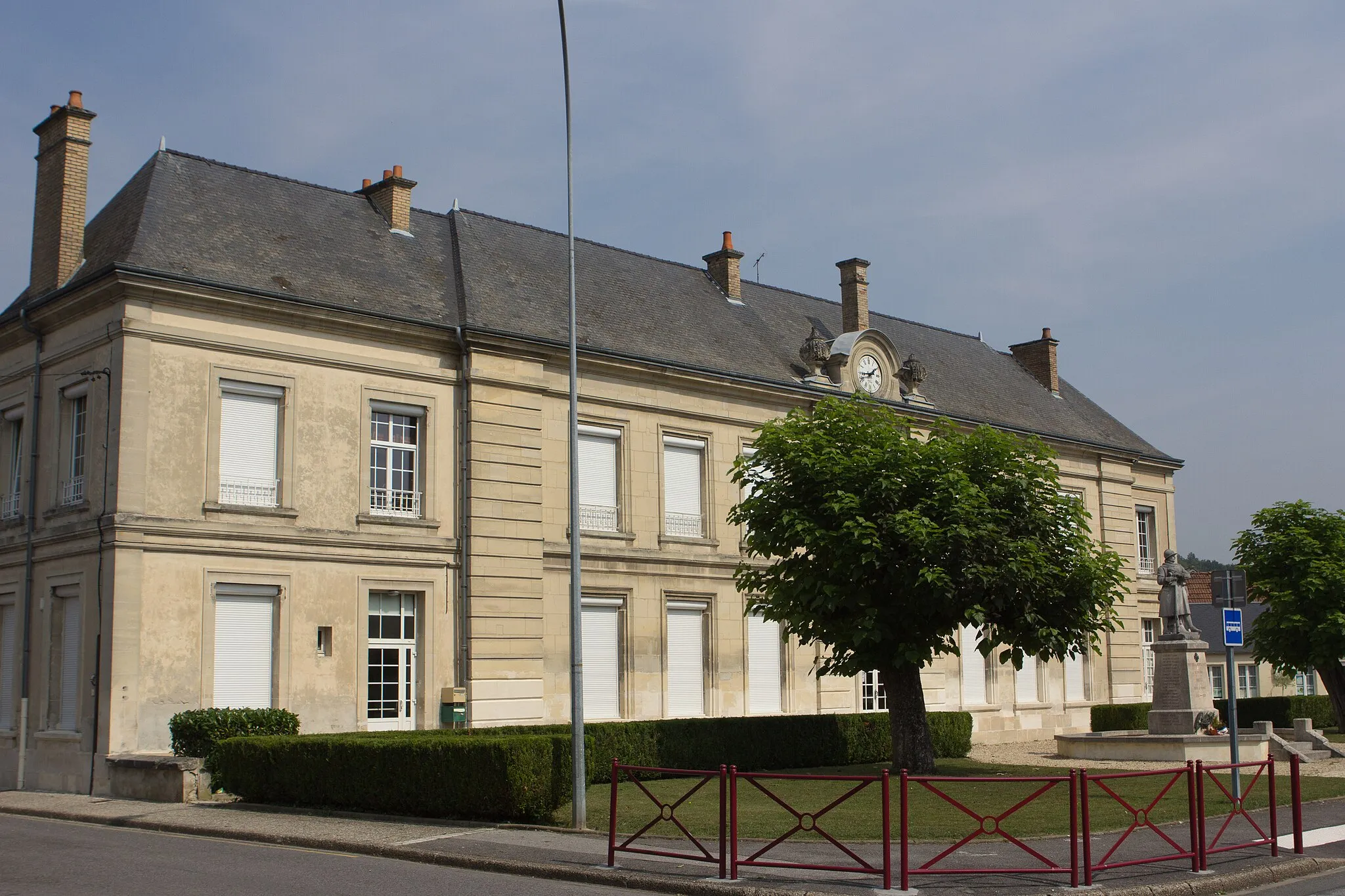 Photo showing: Ecole de Bruyères-et-Montbérault / Bruyères-et-Montbérault, Aisne, France