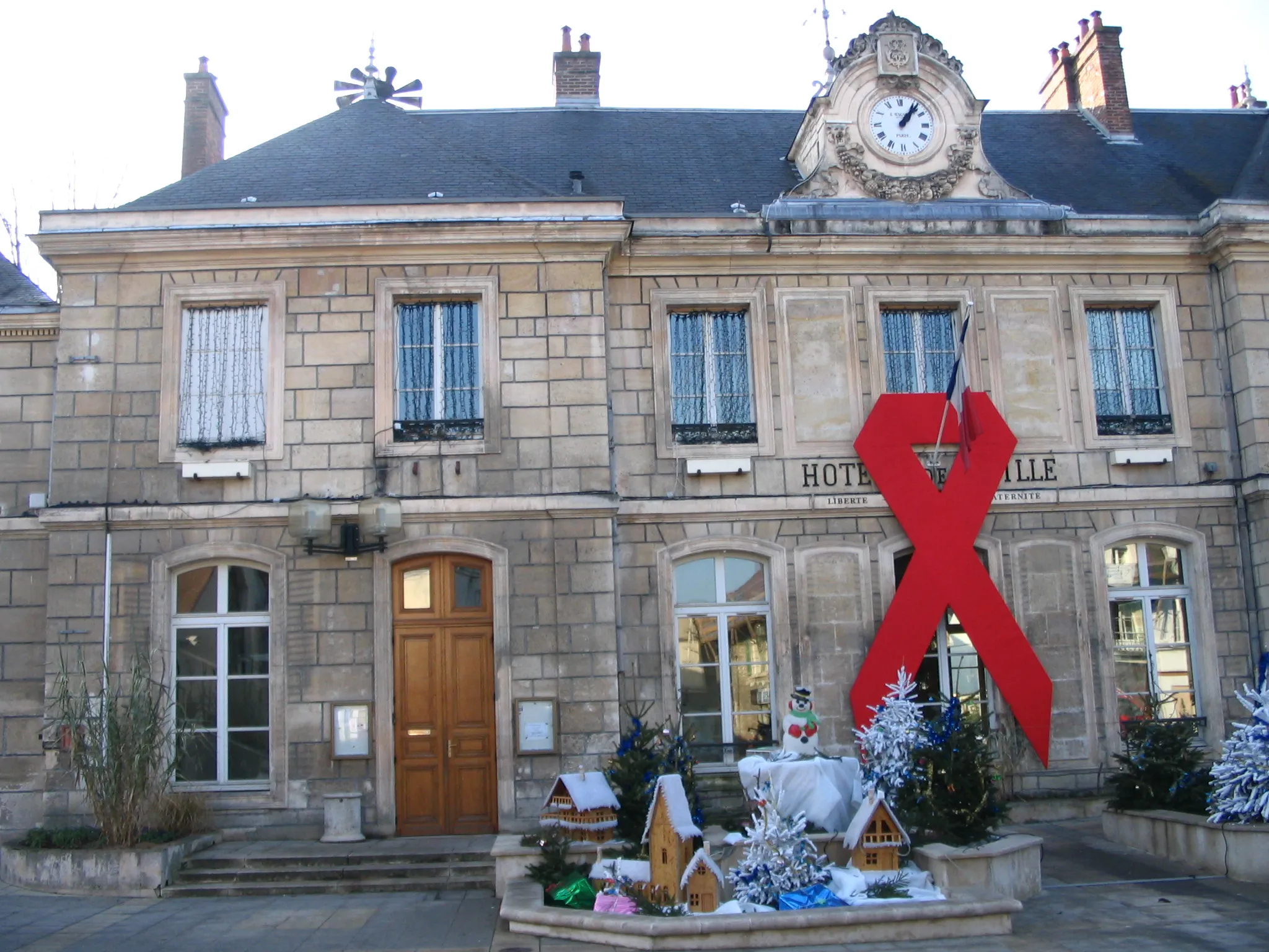 Photo showing: The town hall of Chambly, Oise, France.