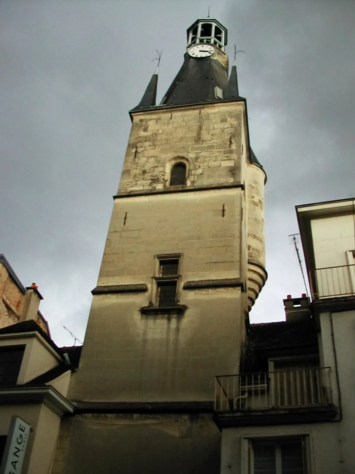 Photo showing: La tour Balhand. Taken at 16pm, in Château-Thierry with a Nikon Coolpix 775.