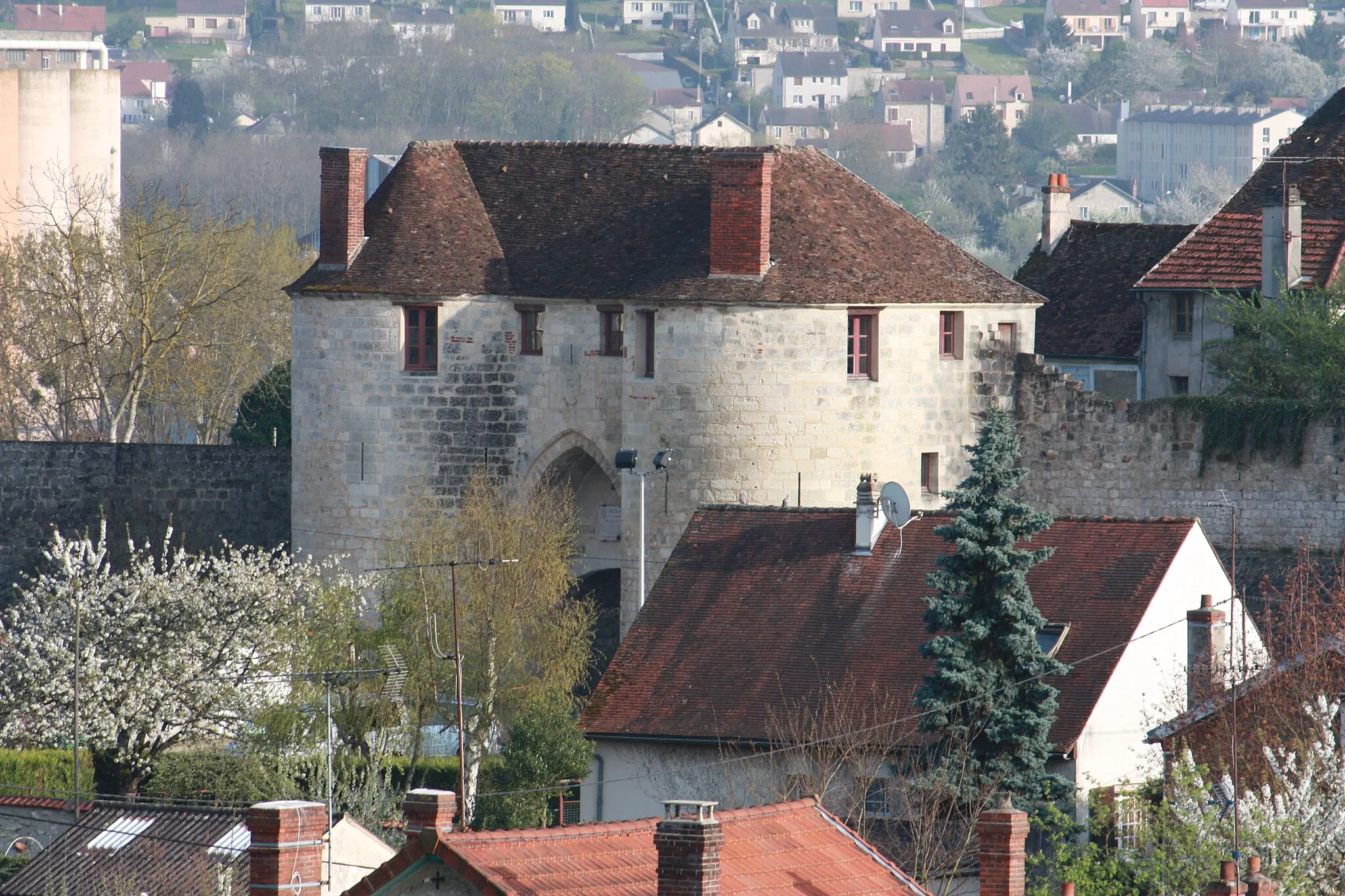 Photo showing: This building is indexed in the base Mérimée, a database of architectural heritage maintained by the French Ministry of Culture, under the reference PA00115590 .