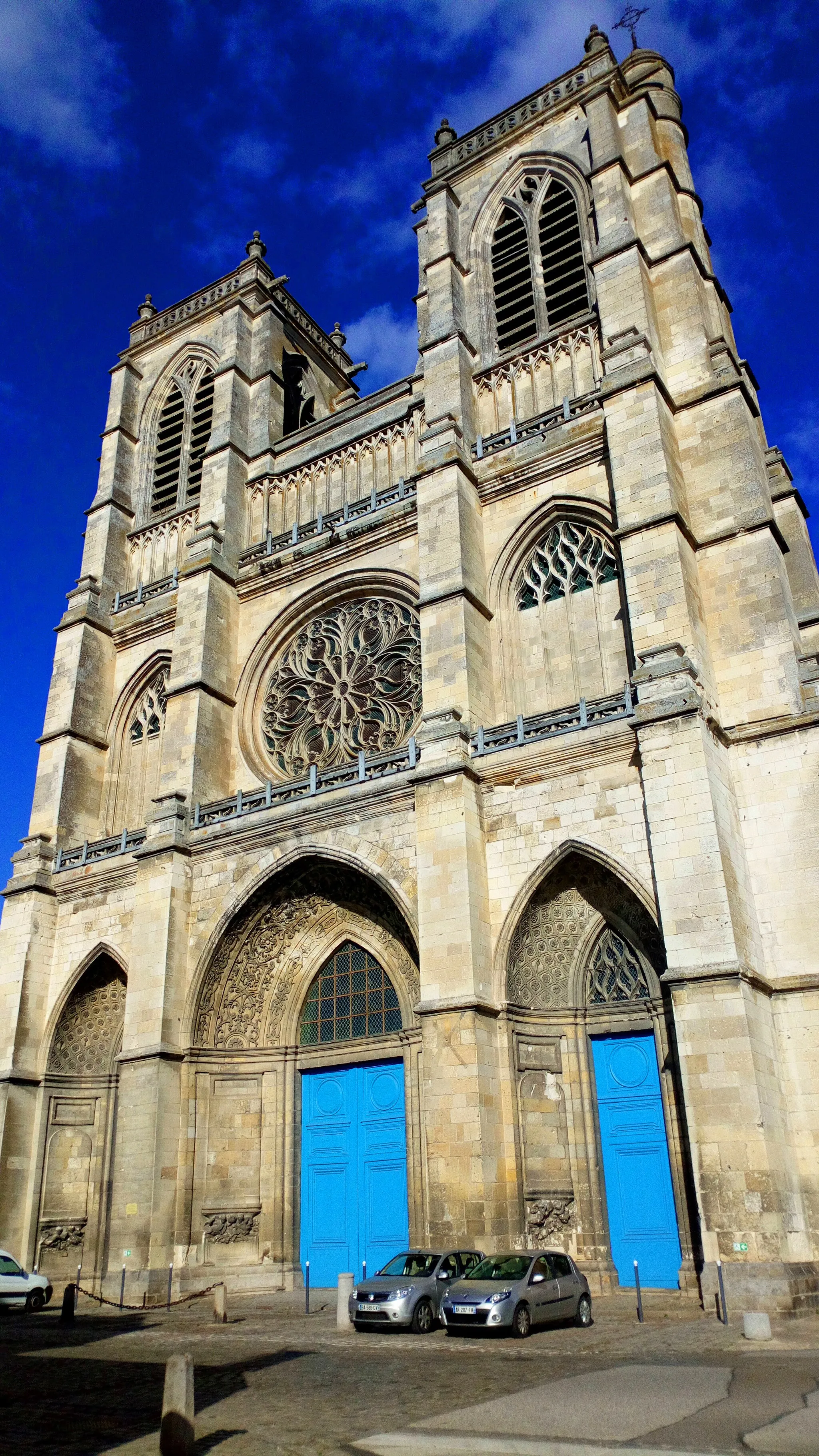 Photo showing: Abbatiale Saint-Pierre de Corbie, façade occidentale (3)