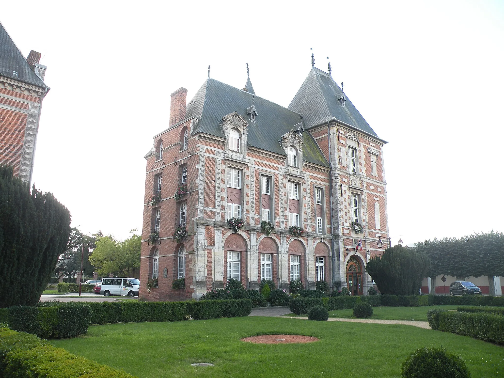 Photo showing: Château de Crèvecœur-le-Grand