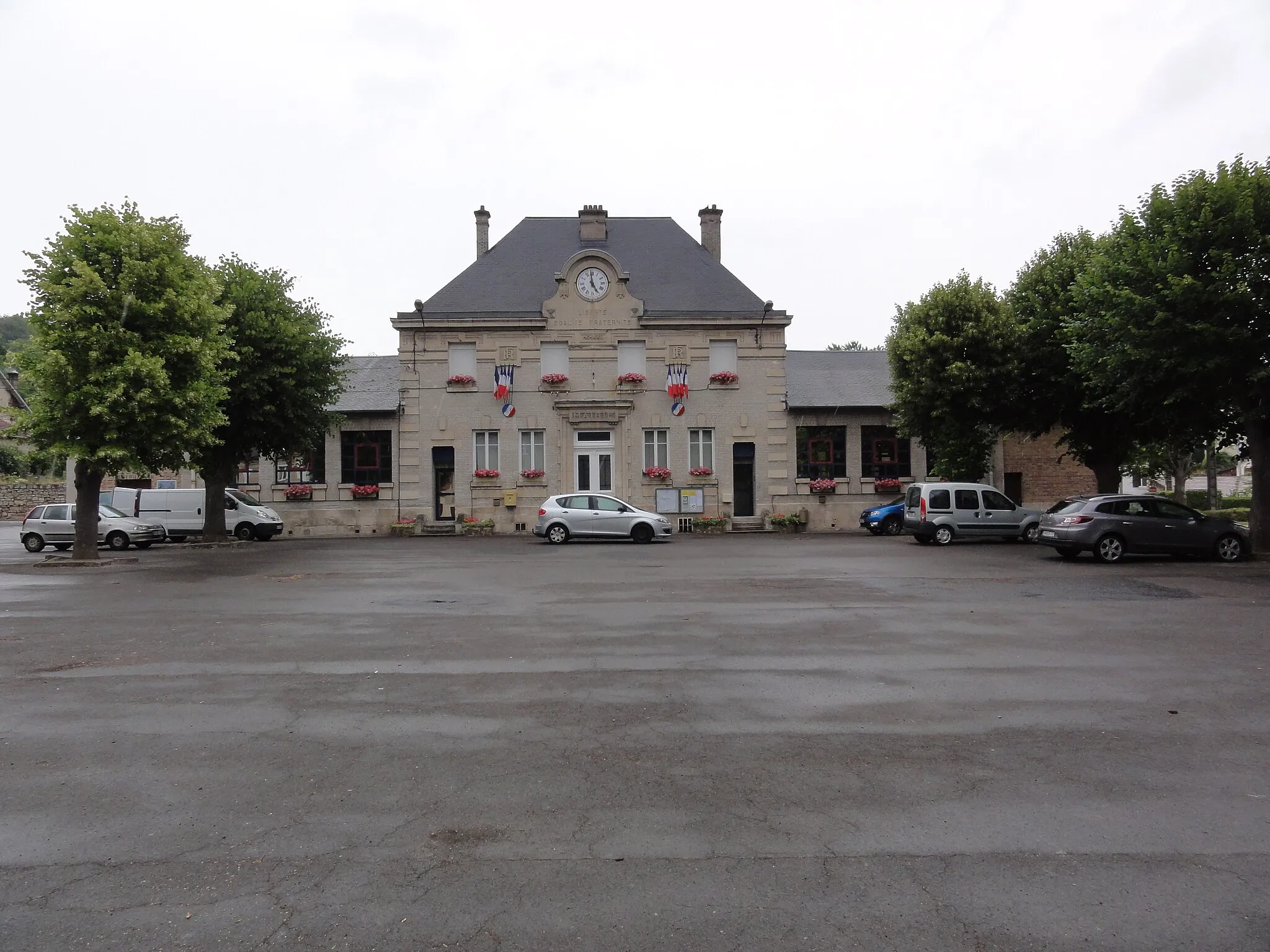 Photo showing: Cuffies (Aisne) mairie