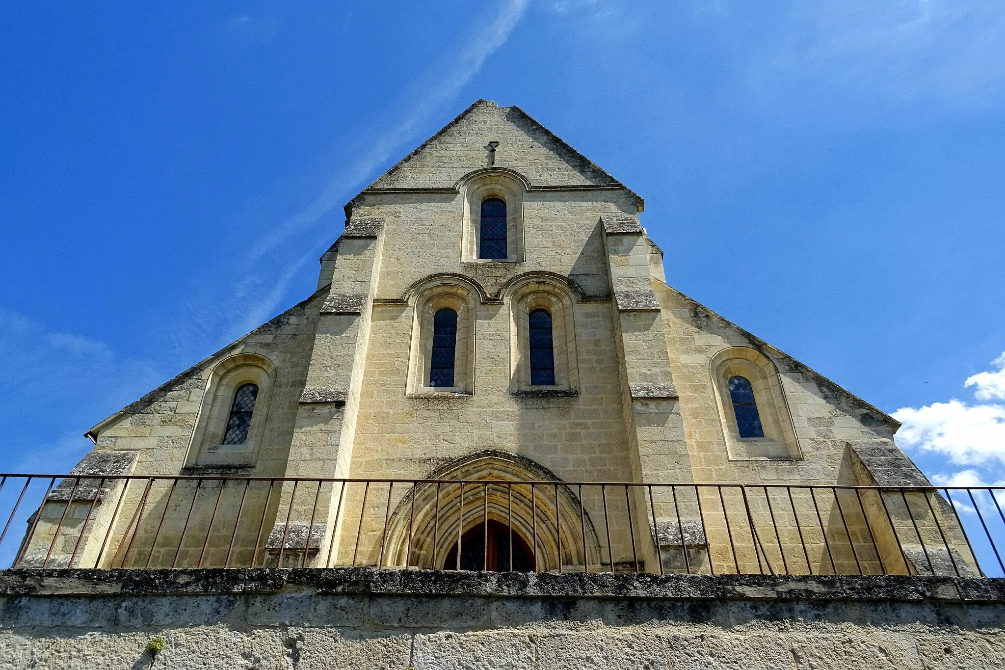 Photo showing: Église Saint-Martin de Cuise-la-Motte, vue extérieure - voir le titre du fichier.