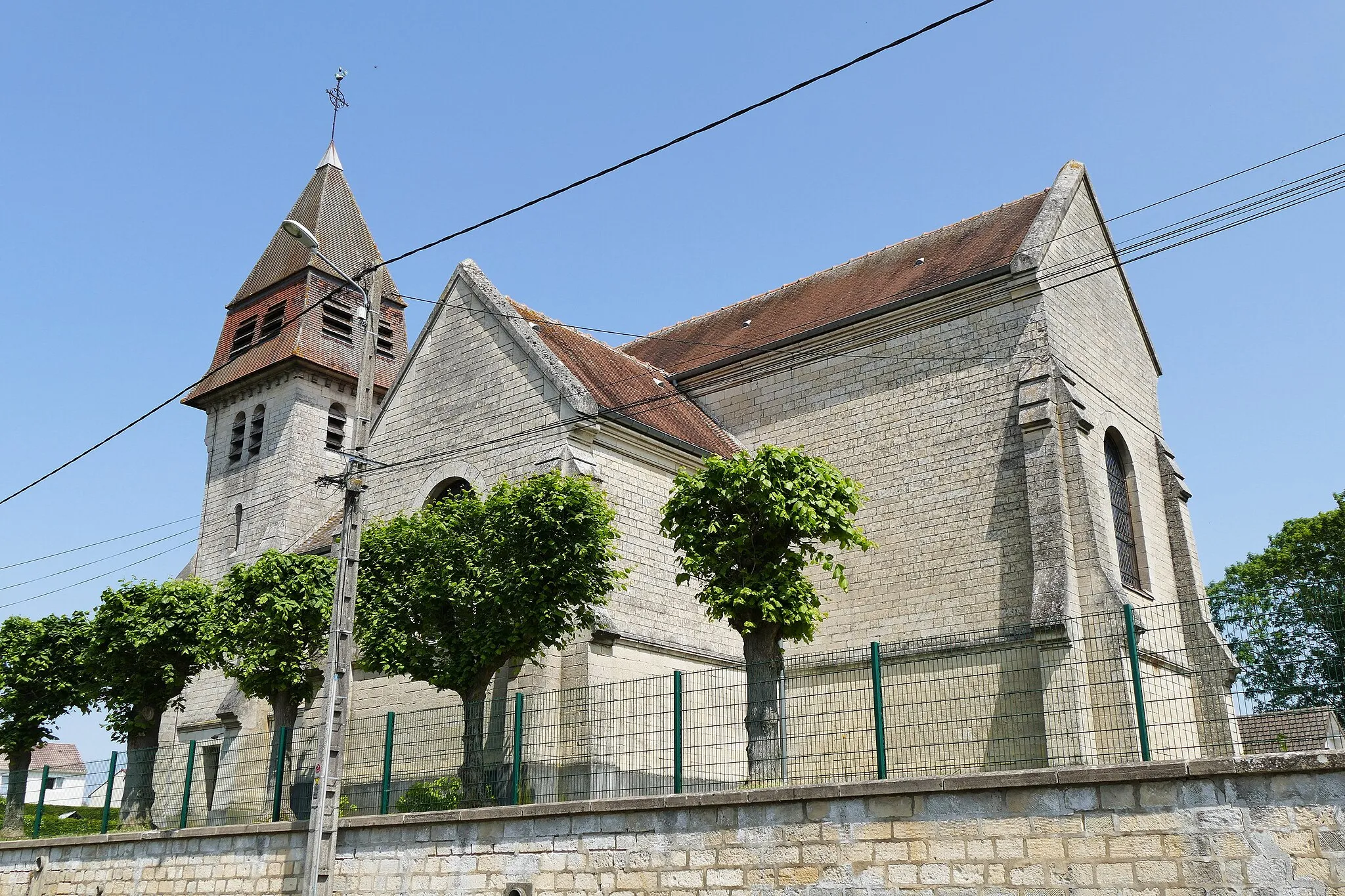 Photo showing: Saint-Éloi's church of Dreslincourt in Ribécourt-Dreslincourt (Oise, Hauts-de-France, France).