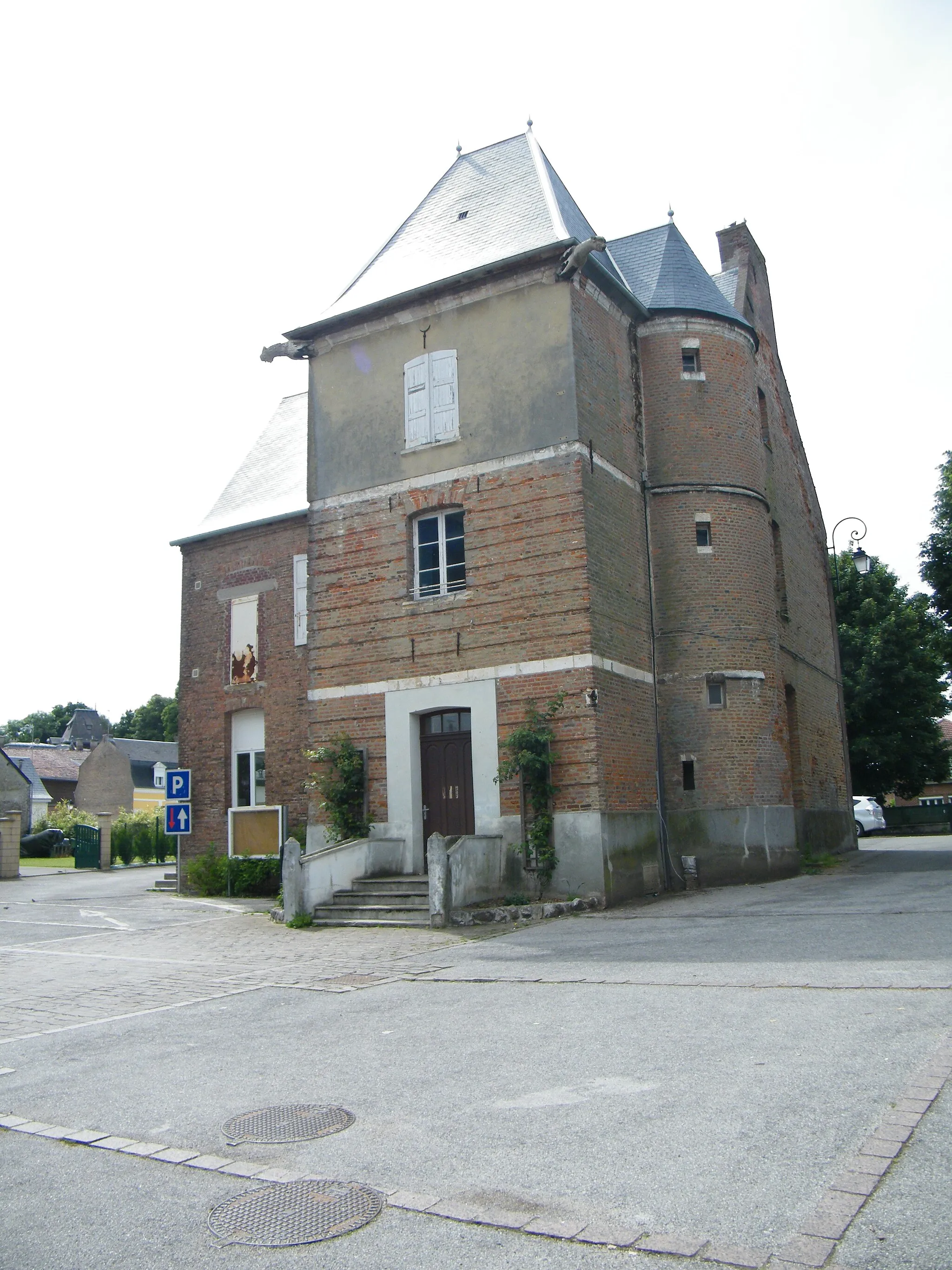 Photo showing: Friville-Escarbotin, Somme, France, tour Montmignon.