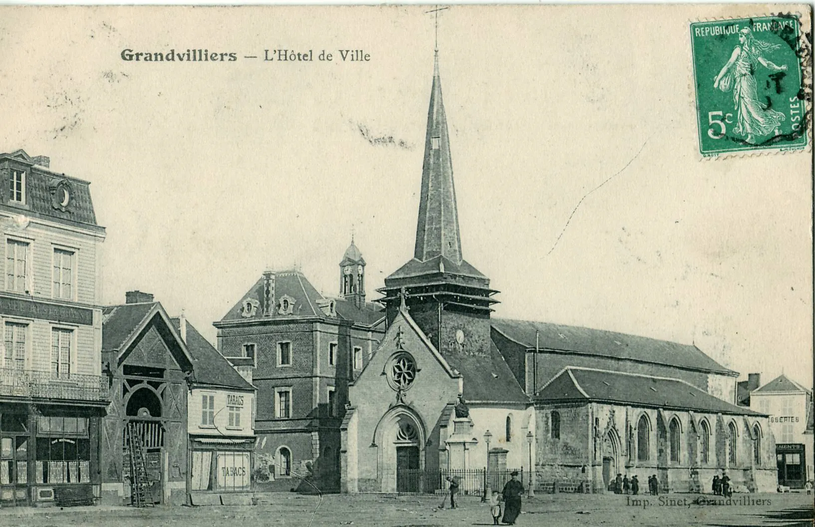 Photo showing: Carte postale ancienne éditée par Sinet
GRANDVILLIERS (Oise) : l'Hôtel de Ville