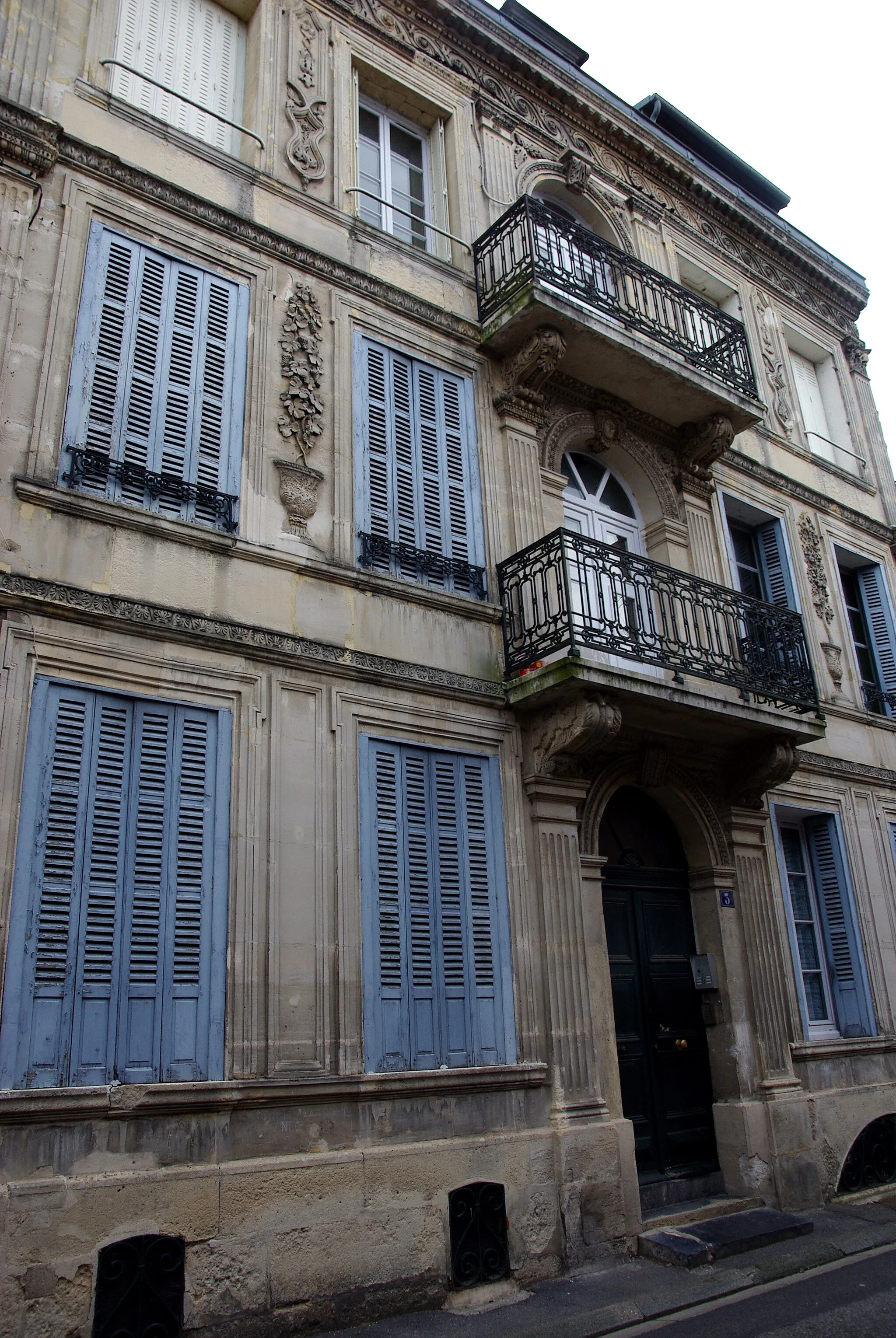Photo showing: This building is inscrit au titre des monuments historiques de la France. It is indexed in the base Mérimée, a database of architectural heritage maintained by the French Ministry of Culture, under the reference PA00115668 .