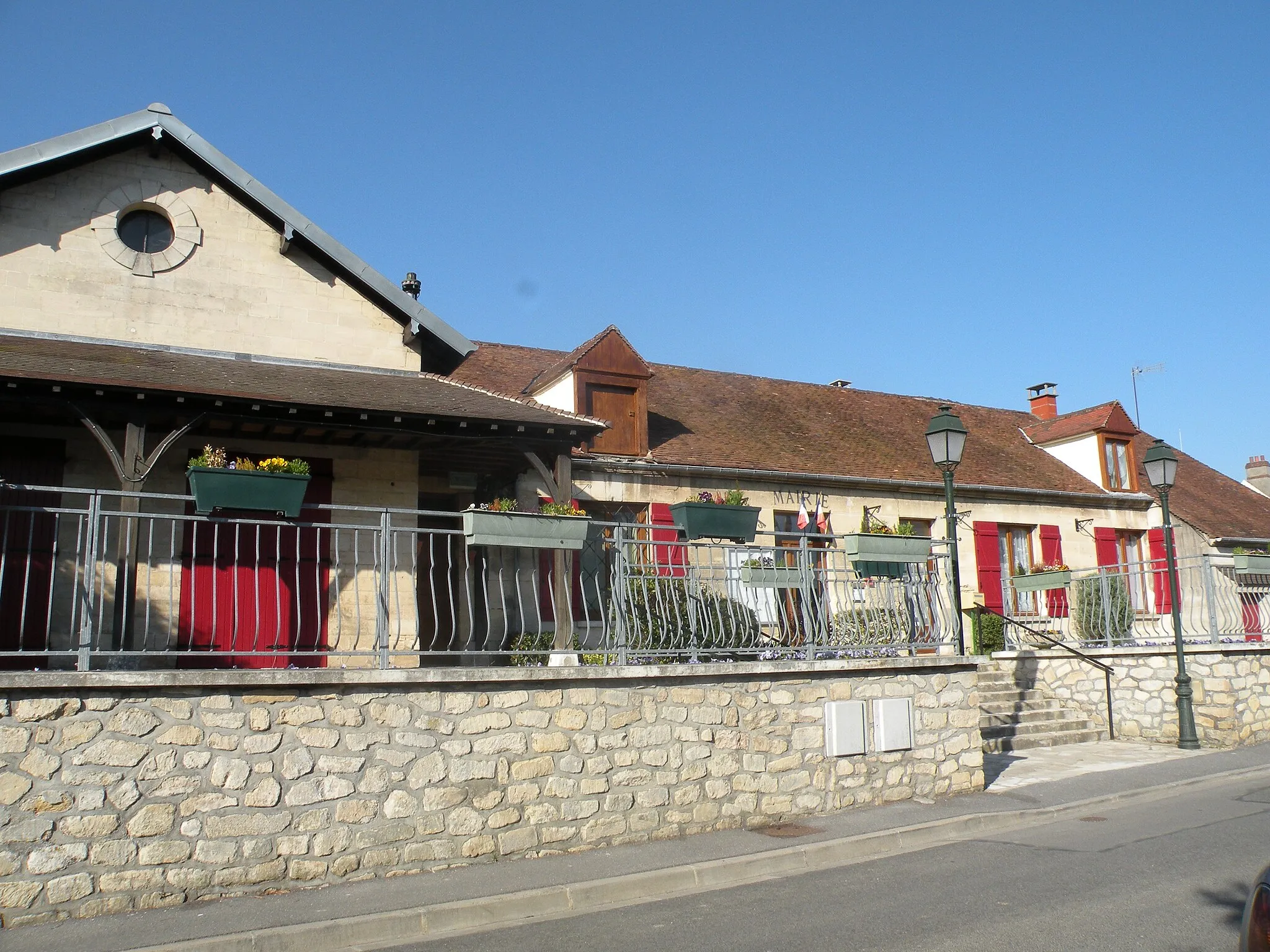 Photo showing: mairie de Le Mesnil-en-Thelle