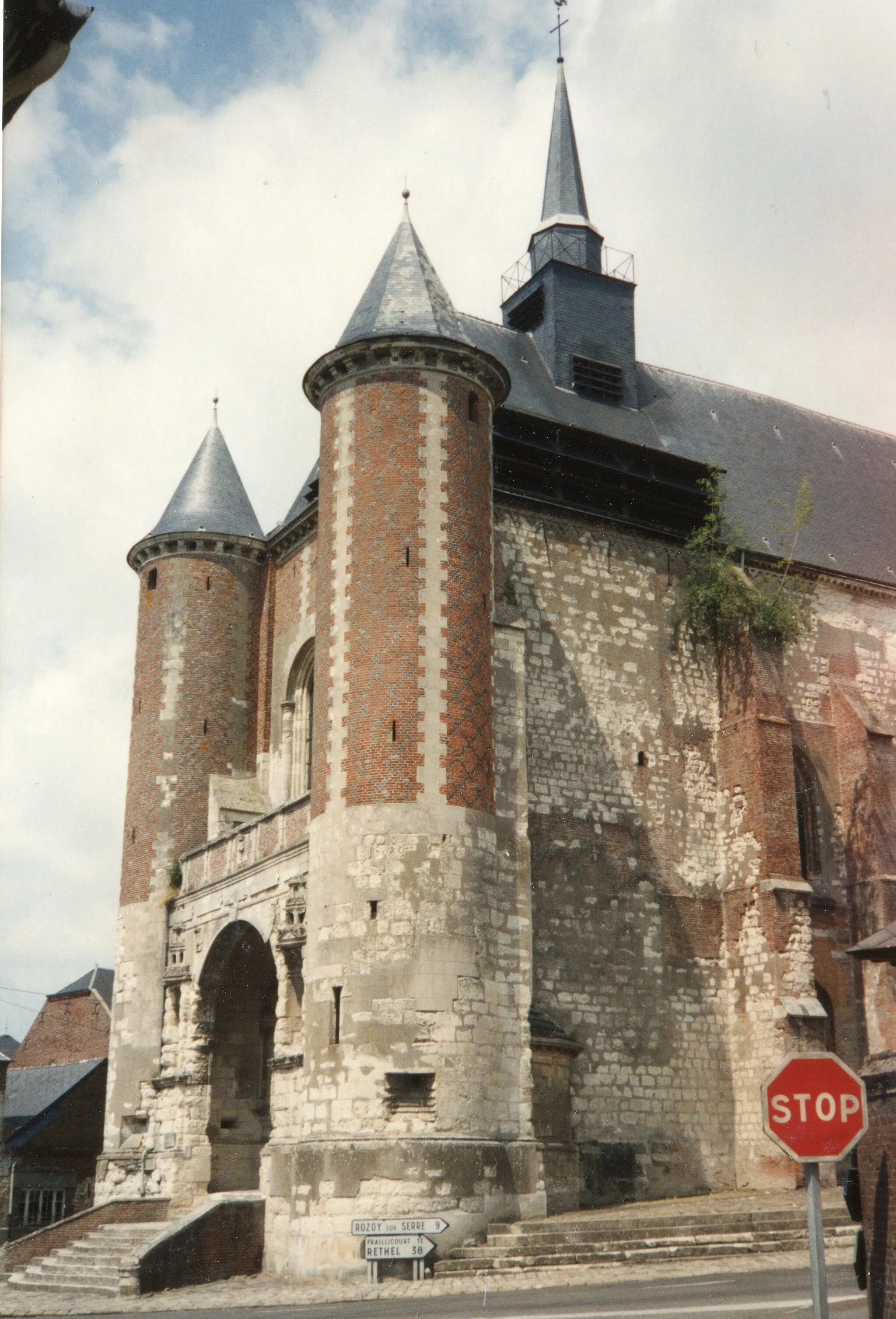 Photo showing: Église Saint-Martin de Montcornet, 1991