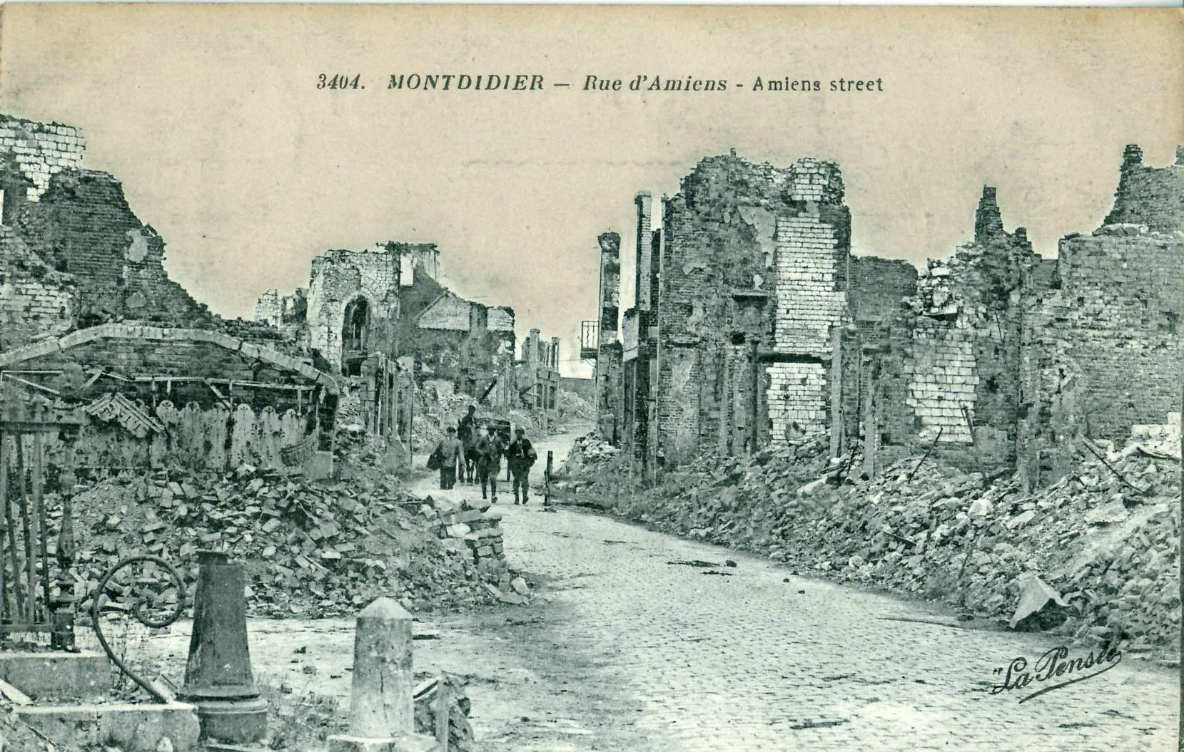 Photo showing: Carte postale ancienne éditée par Beaudinière, n°3404 : MONTDIDIER - Rue d'Amiens