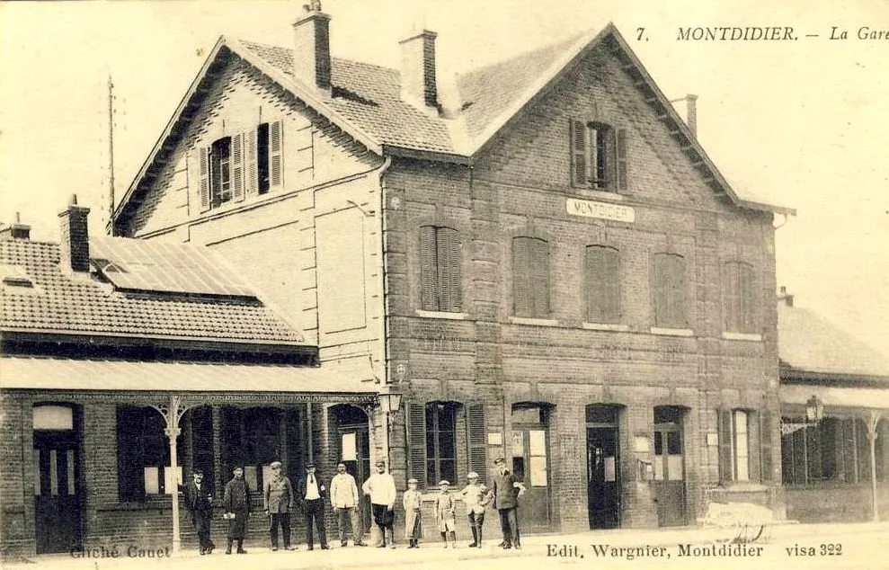 Photo showing: Le bâtiment-voyageurs côté cour.