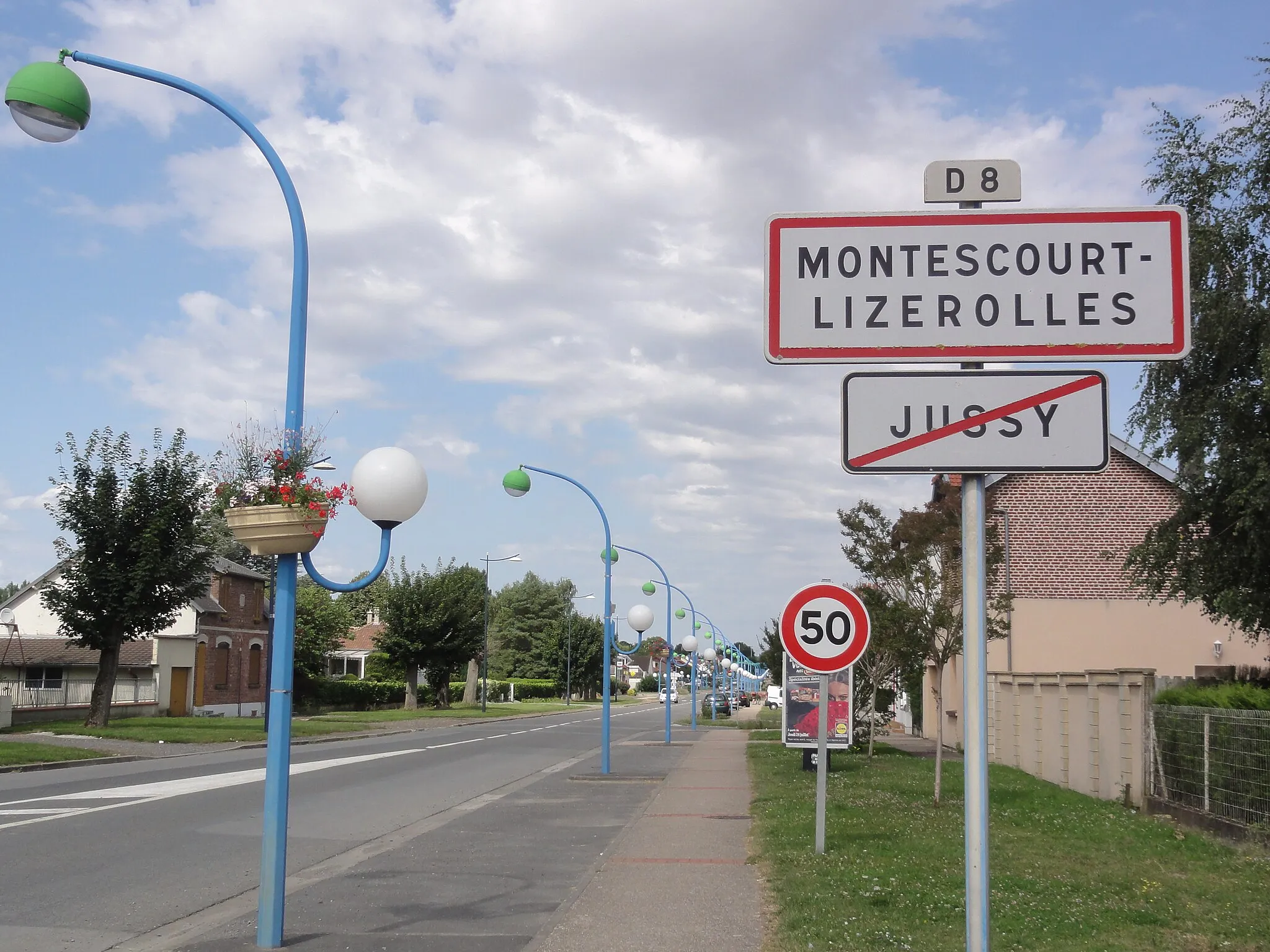 Photo showing: Montescourt-Lizerolles (Aisne) city limit sign, coming from Jussy