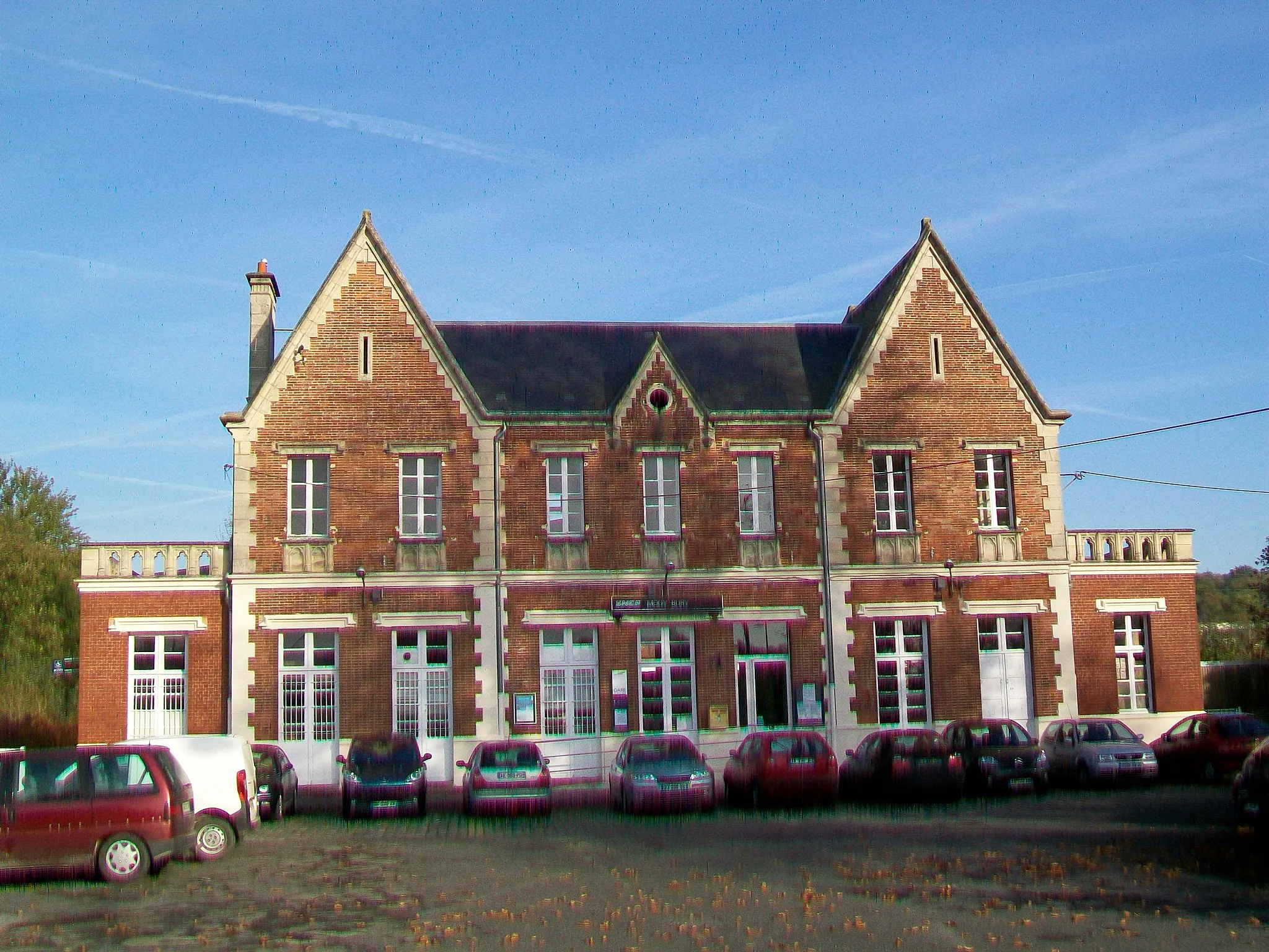 Photo showing: Le bâtiment-voyageurs, côté ville (Mouy).