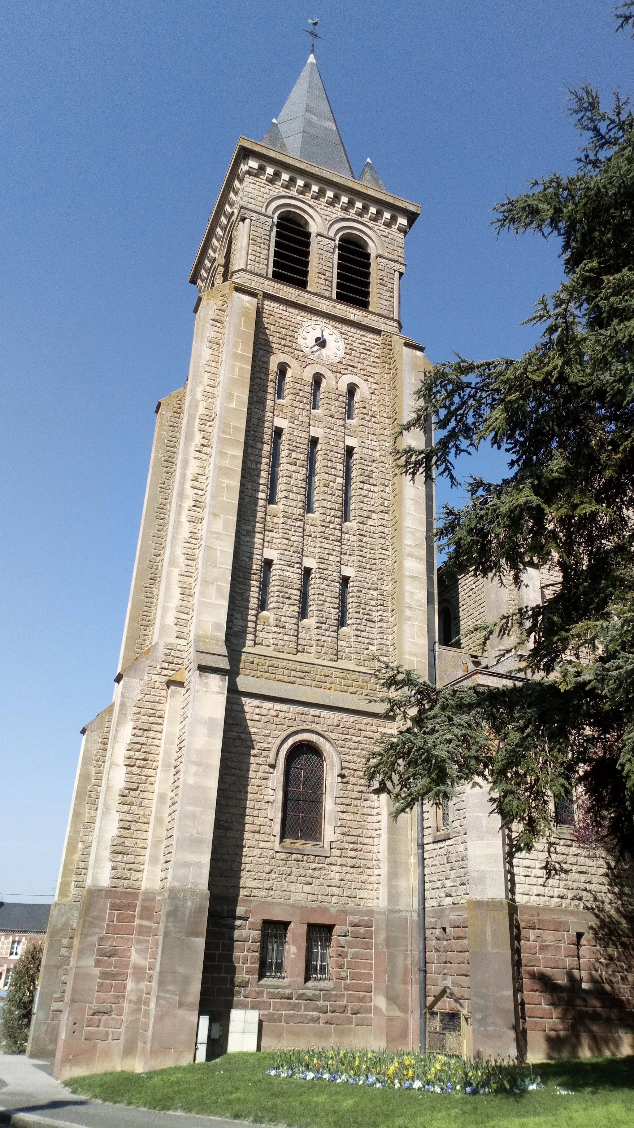 Photo showing: Nesle (Somme), collégiale Notre-Dame de l'Assomption, le clocher.